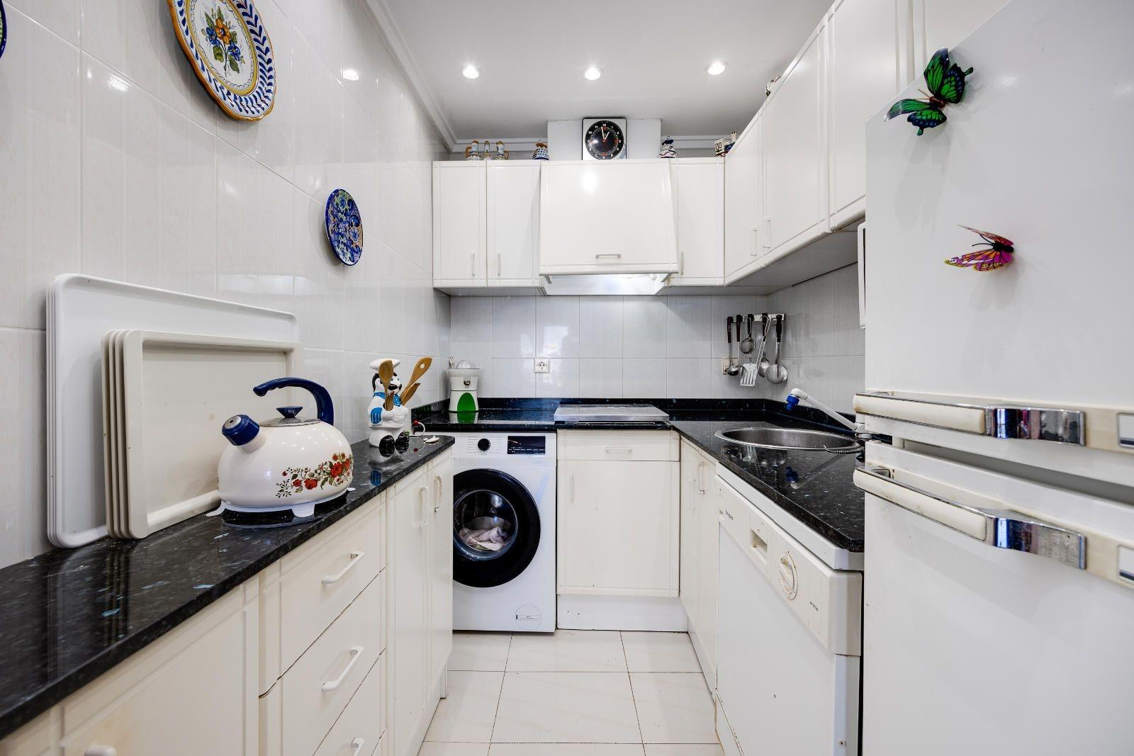 Master bedroom in apartment for sale in Torrevieja