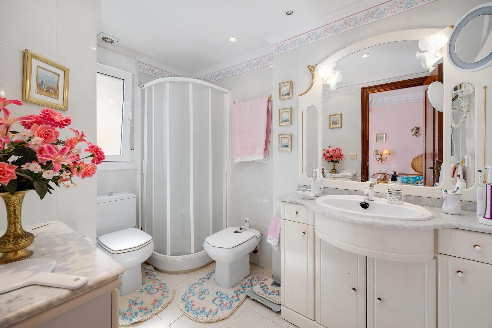 Bathroom in apartment for sale in Torrevieja