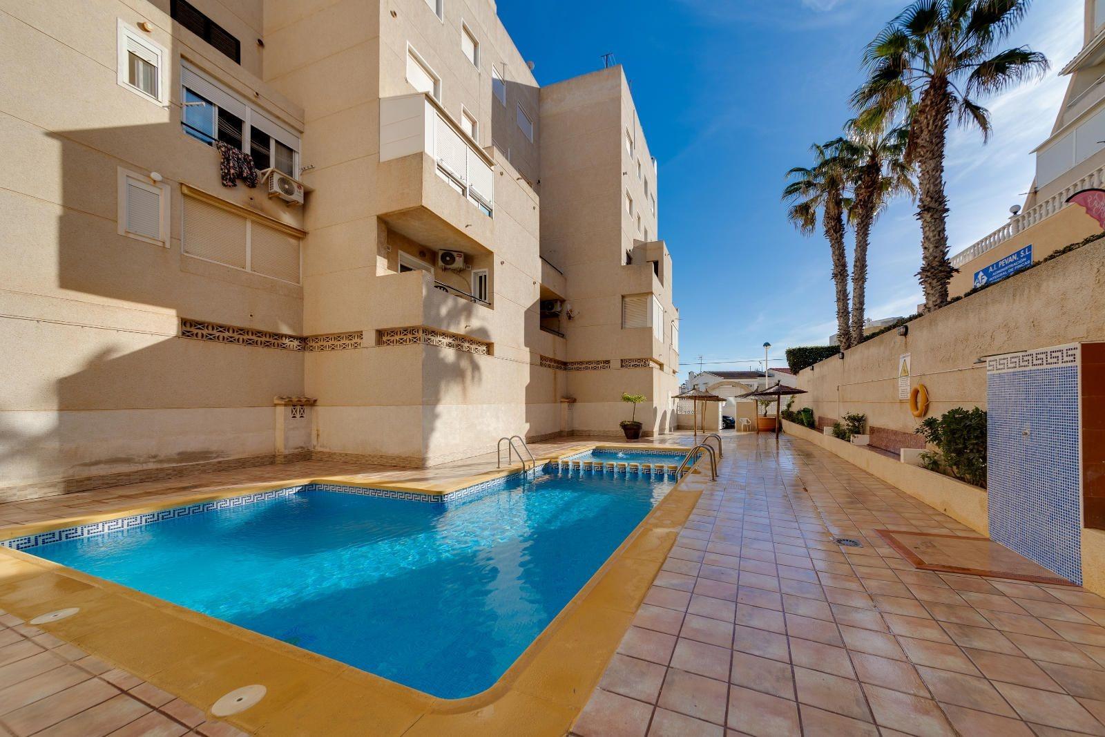 Garden in apartment for sale in Torrevieja