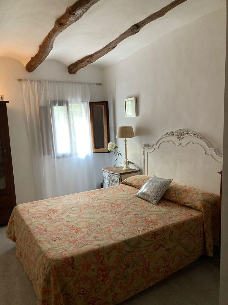 Bathroom in villa for sale in Chulilla