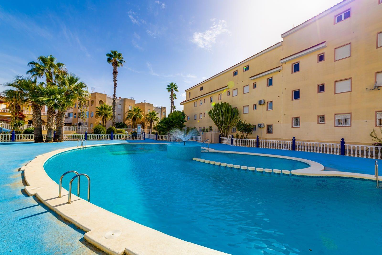 Bedrooms: 3, Bathrooms: 1, Apartment in Torrevieja, Alicante, Spain