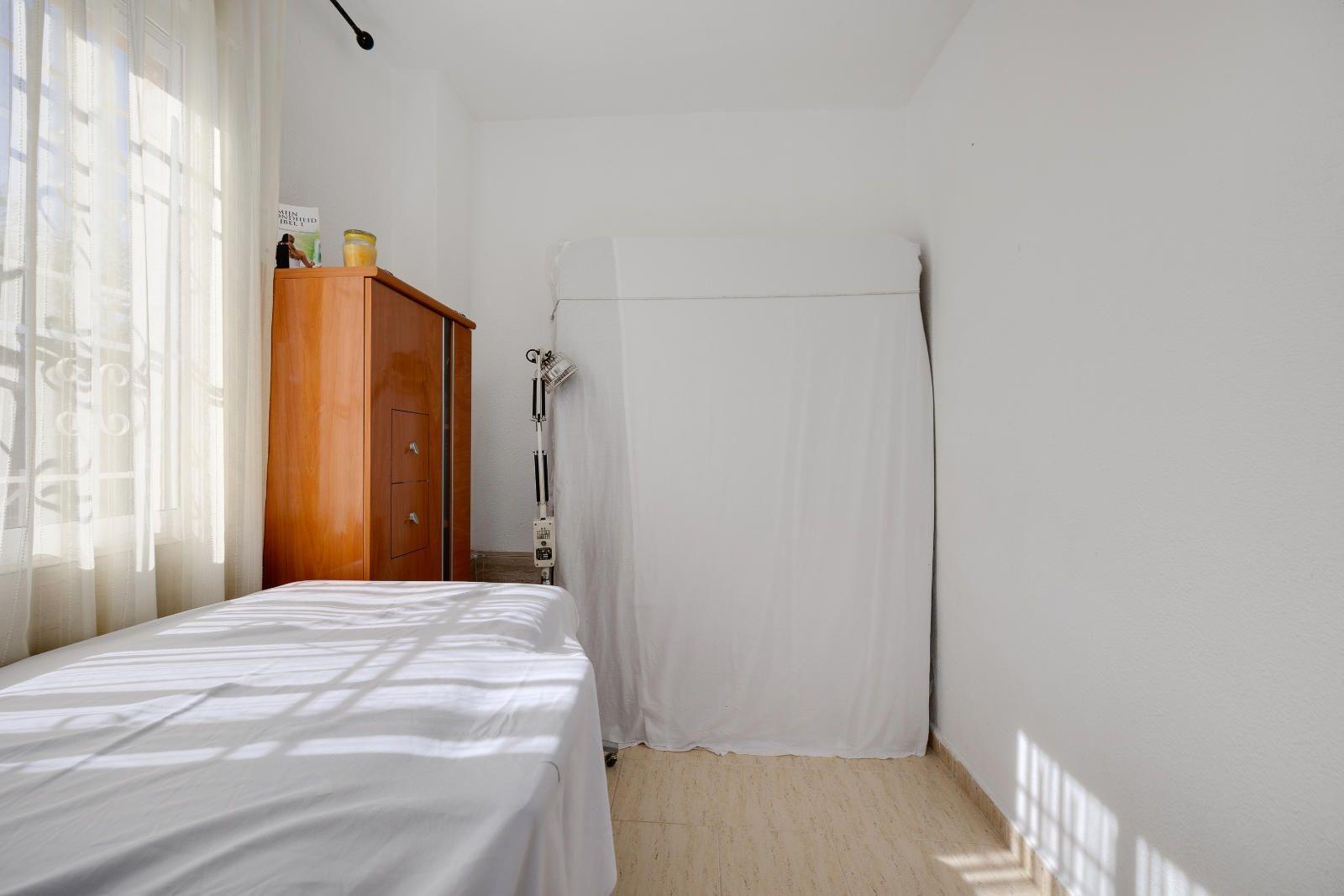 Master bedroom in apartment for sale in Torrevieja