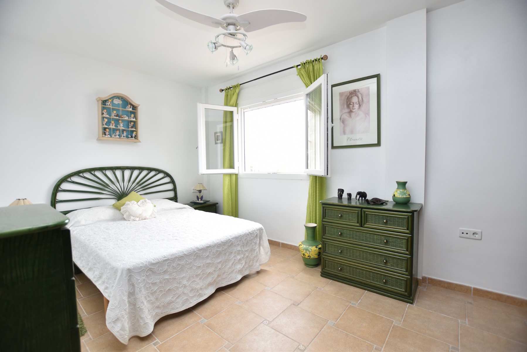 Bathroom in villa for sale in Algorfa