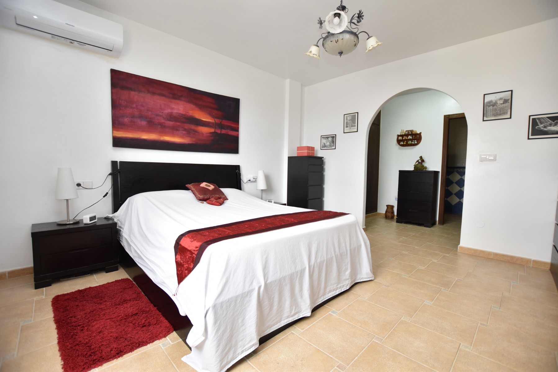 Bedroom in villa for sale in Algorfa