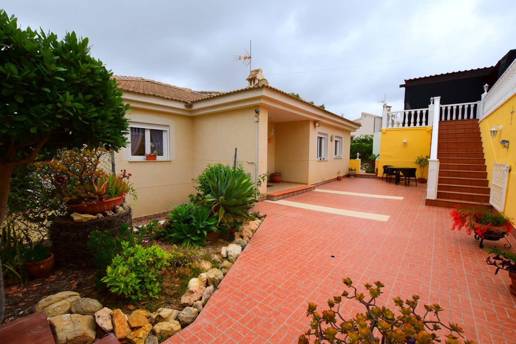 Kitchen in villa for sale in Algorfa