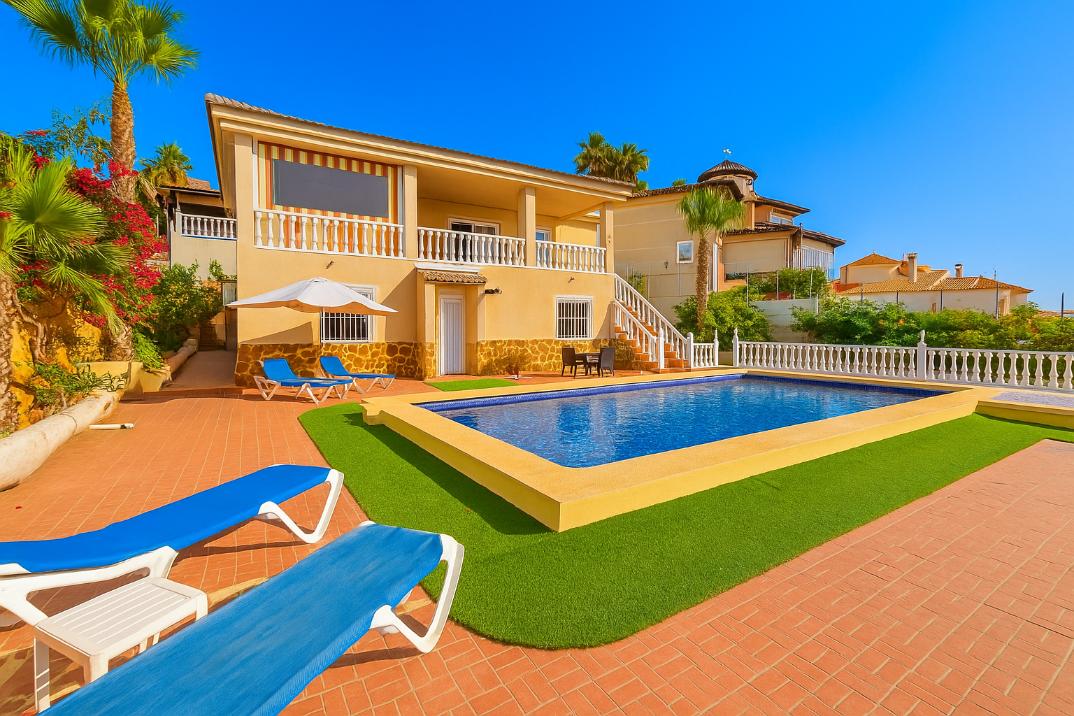 Bedroom in villa for sale in Algorfa