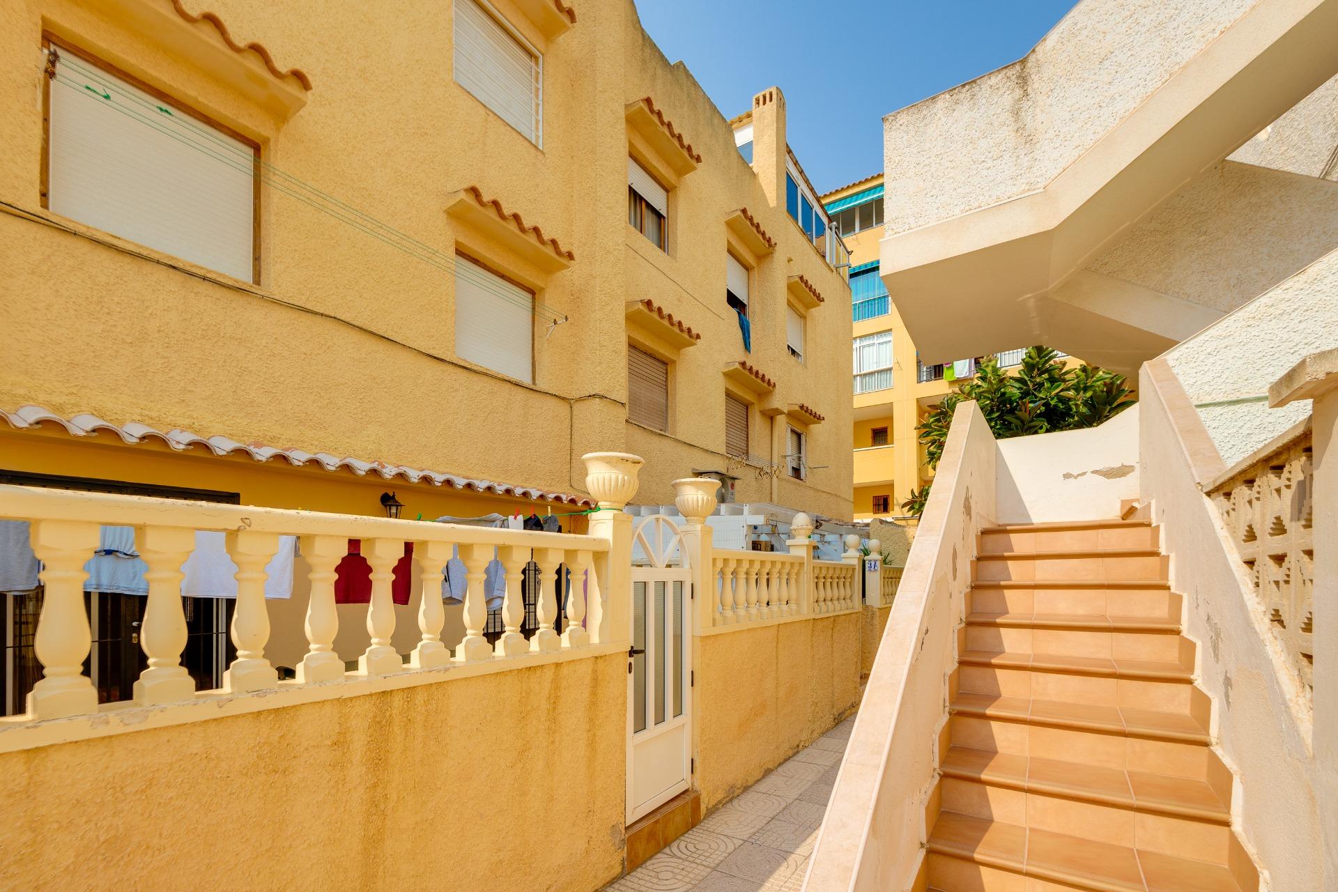 Master bedroom in apartment for sale in Torrevieja
