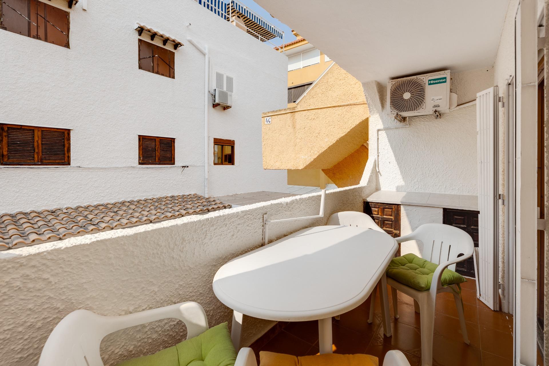 Bedroom in apartment for sale in Torrevieja