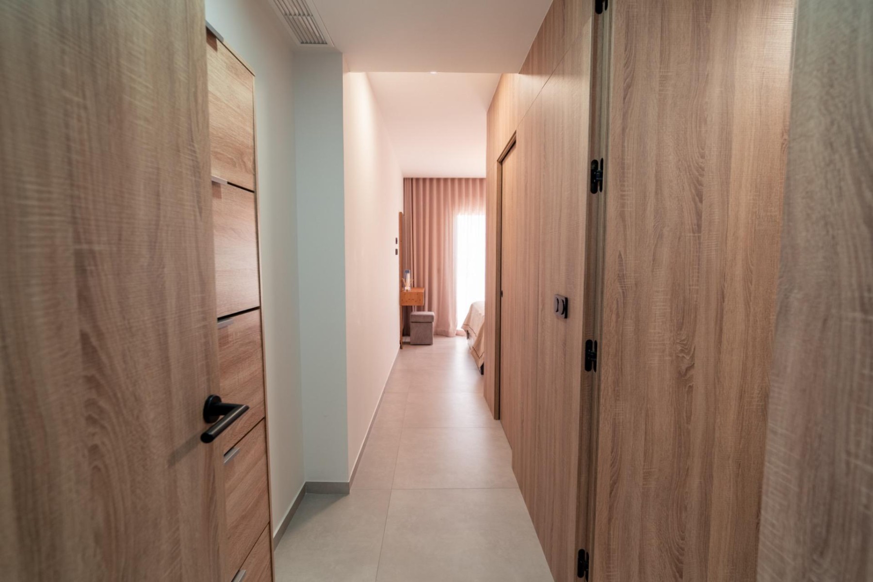 Bedroom in villa for sale in Algorfa