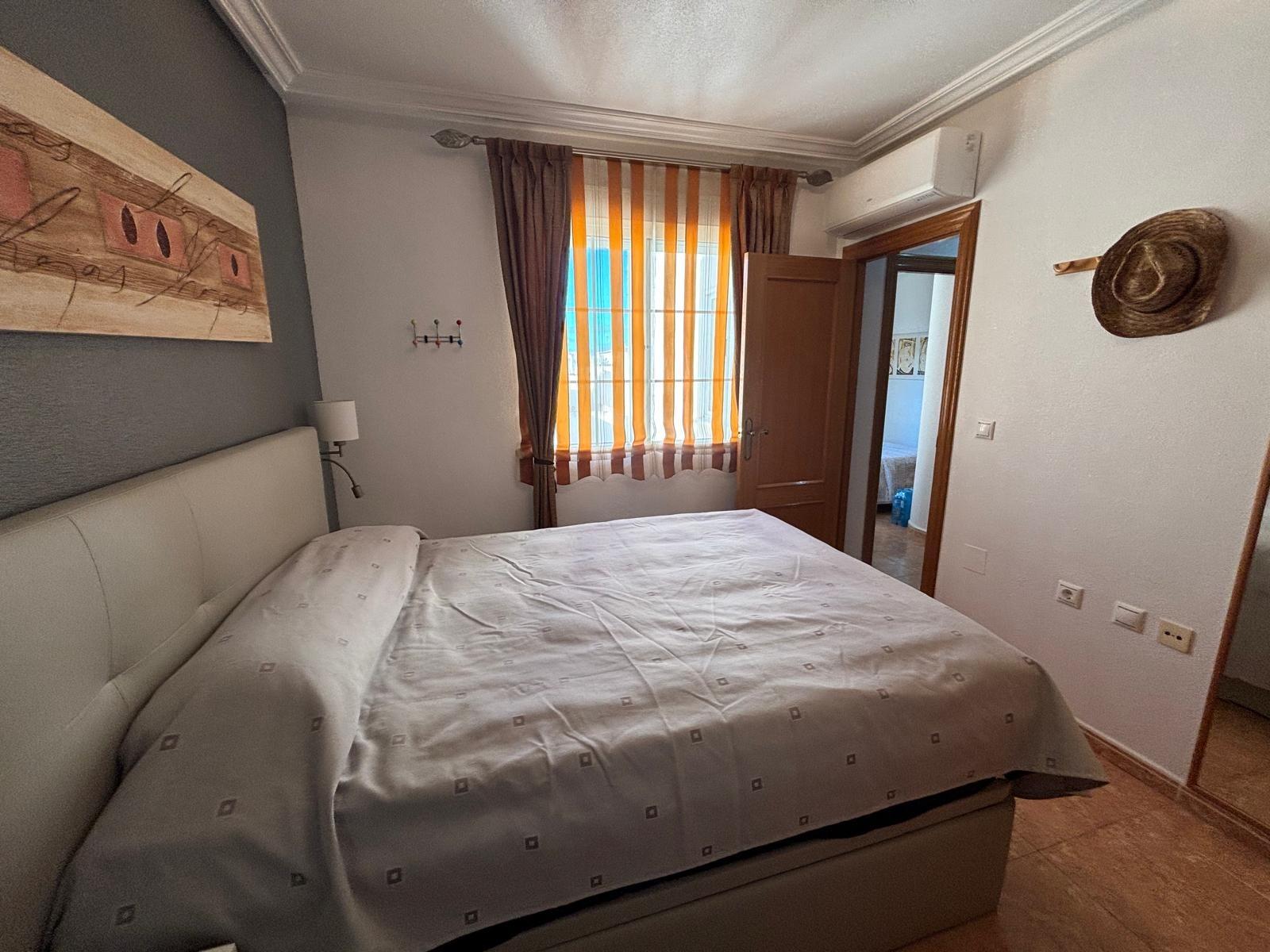 Bedroom in apartment for sale in Torrevieja
