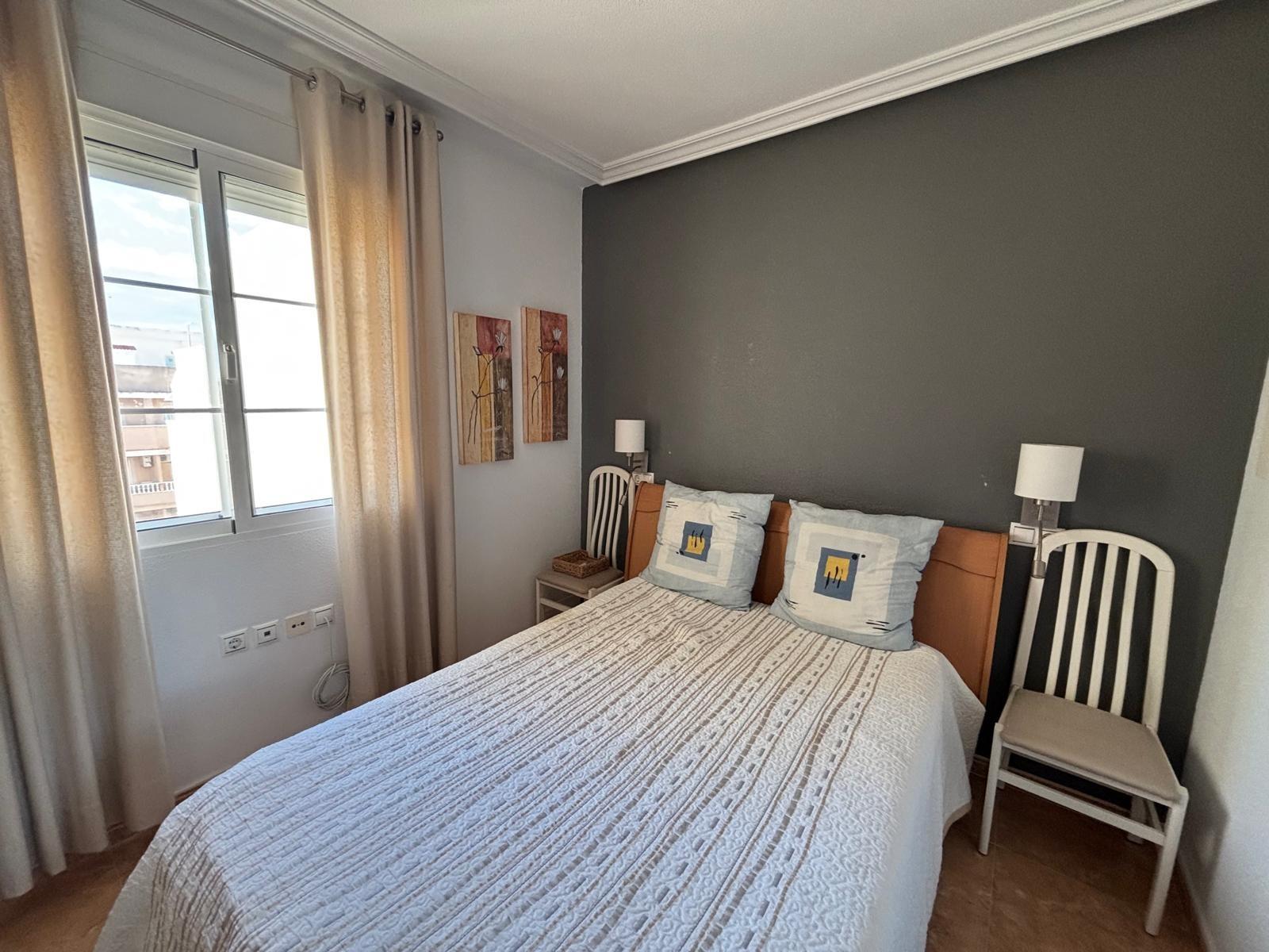 Bedroom in apartment for sale in Torrevieja