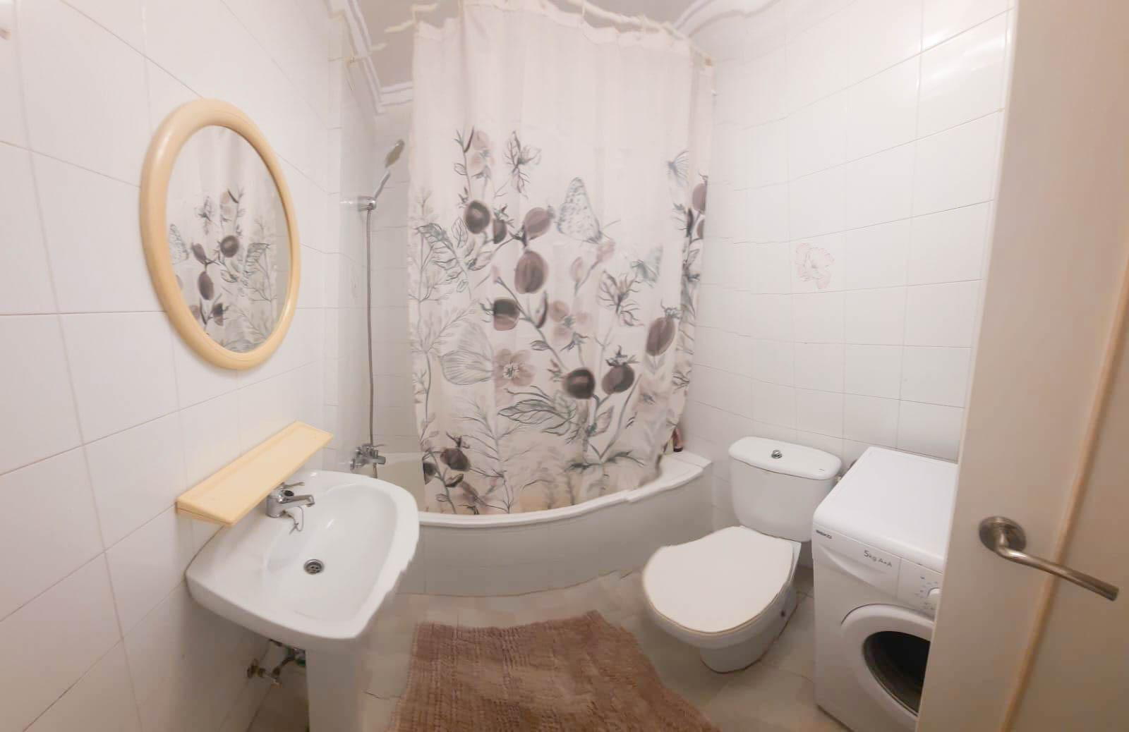 Bathroom in apartment for sale in Torrevieja