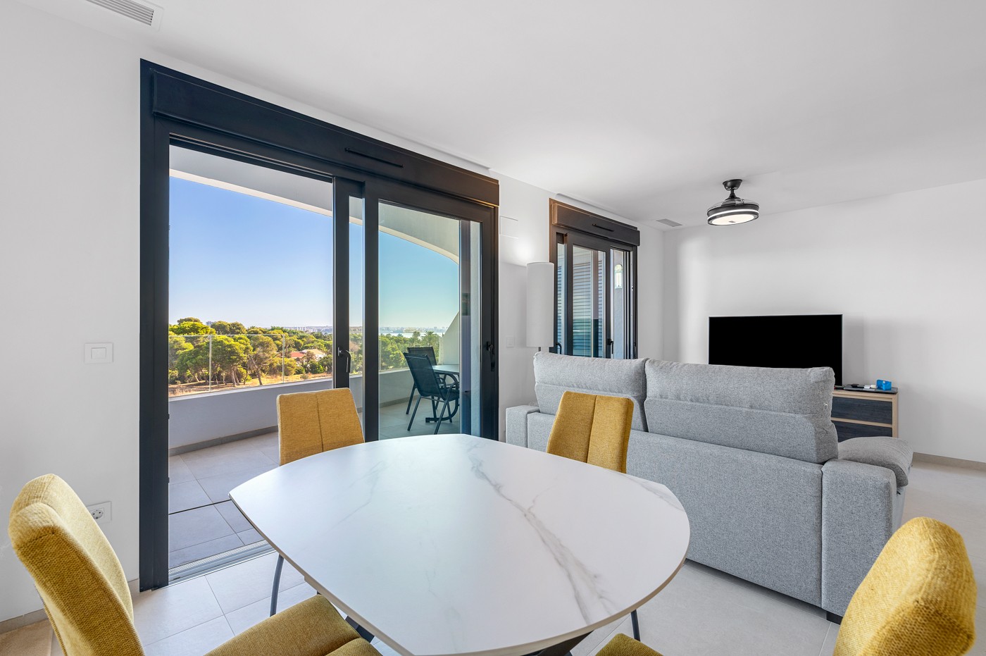 This stunning apartment, built in 2024, offers breathtaking views of the sea and the harbour of Torr