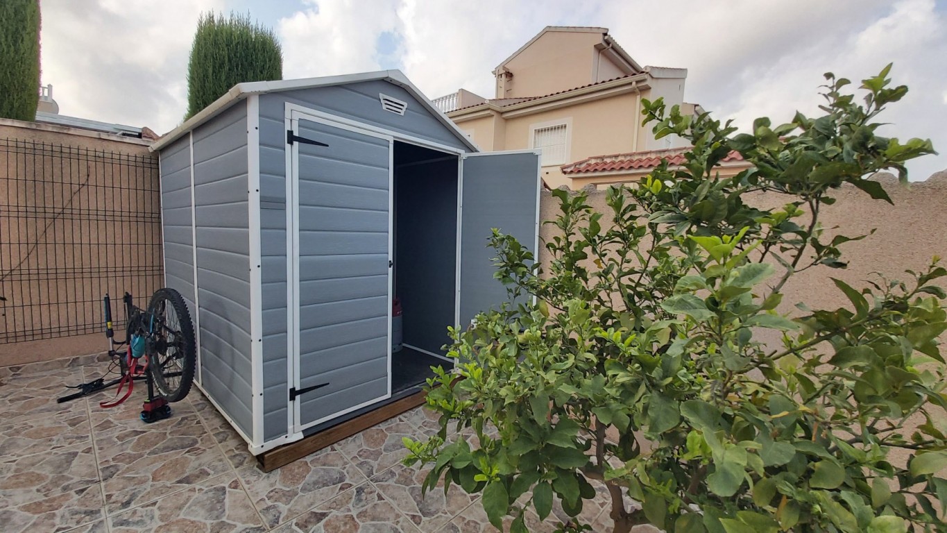 Bathroom in villa for sale in Benimar
