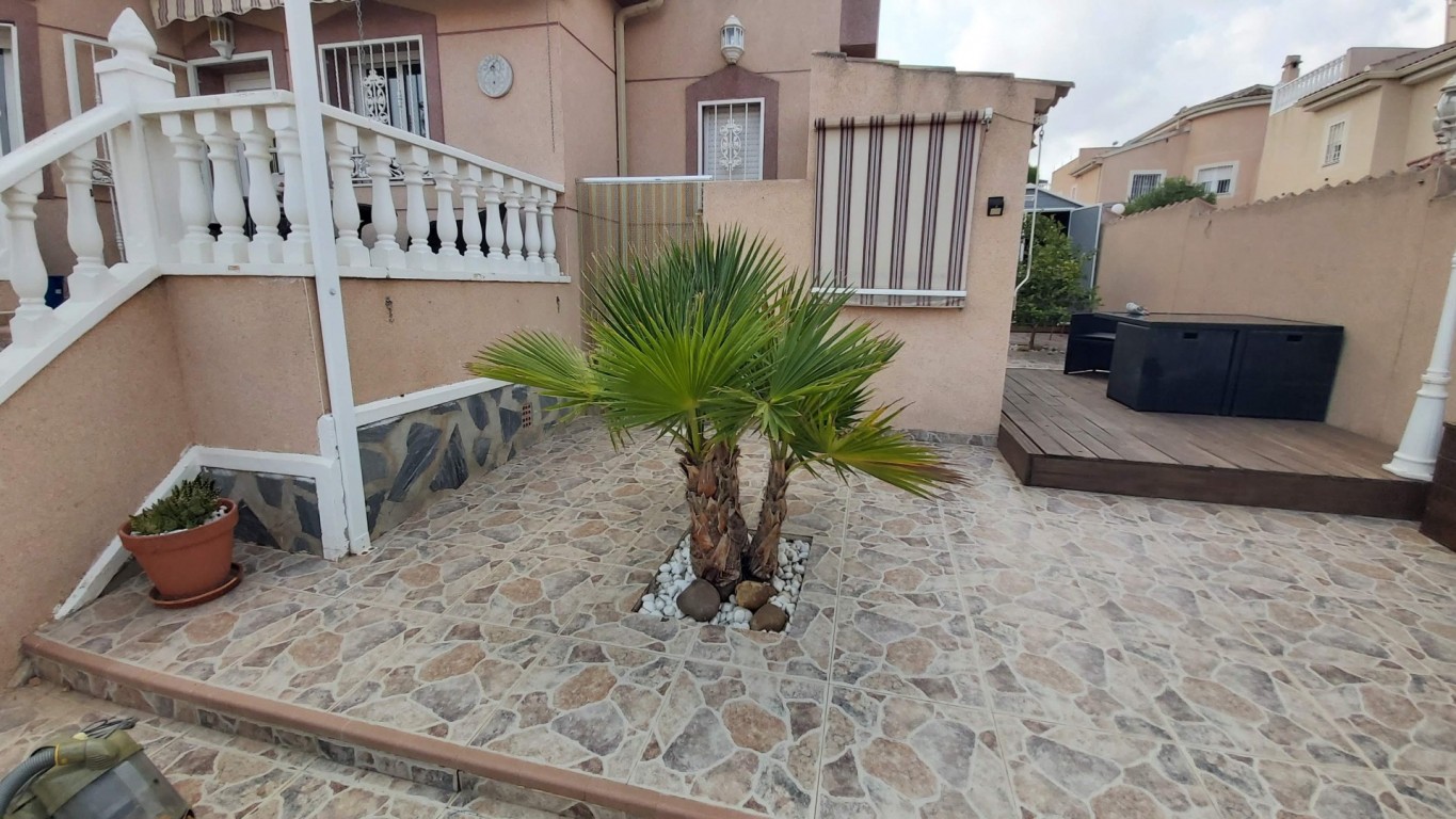 Exterior view in villa for sale in Benimar