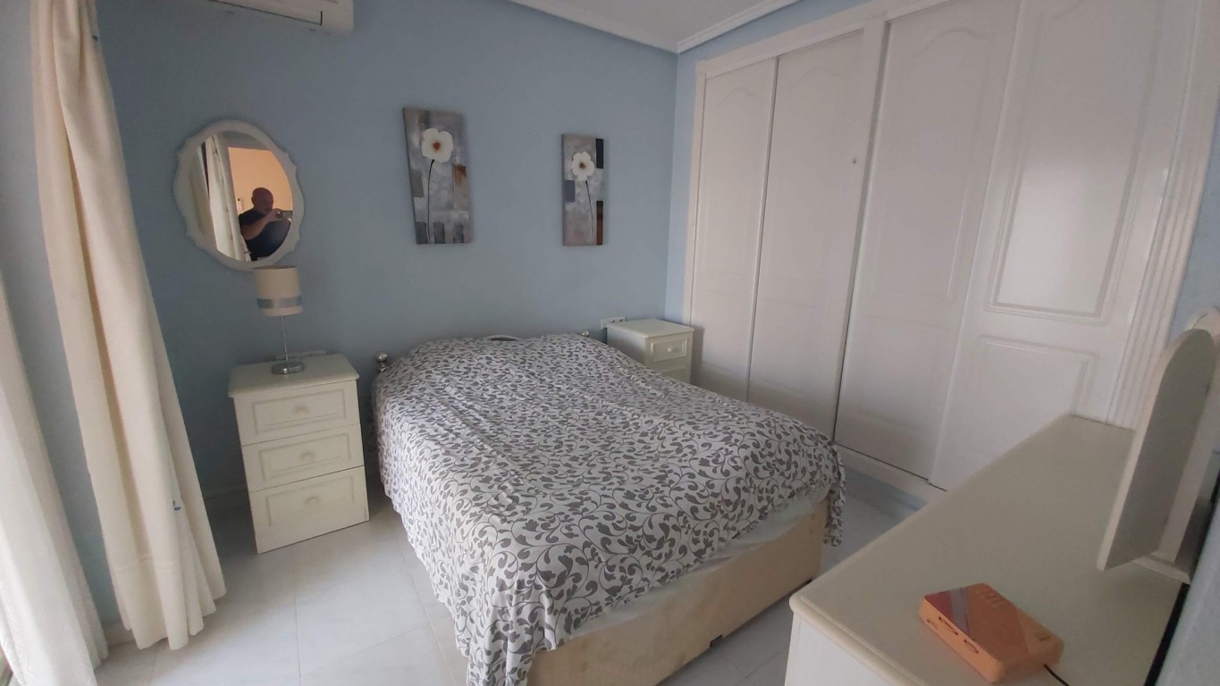 Terrace in villa for sale in Benimar