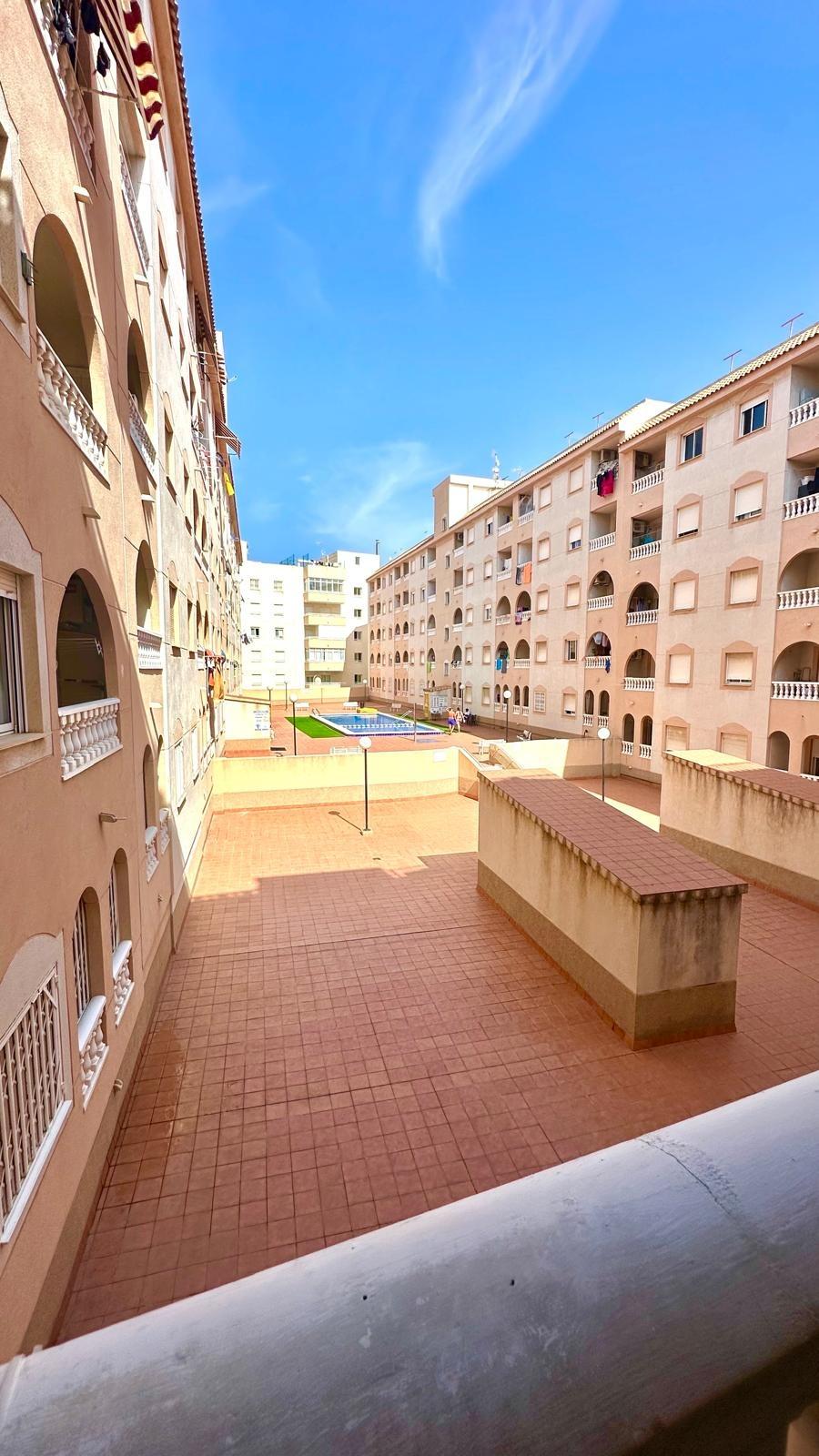 Garden in apartment for sale in Torrevieja