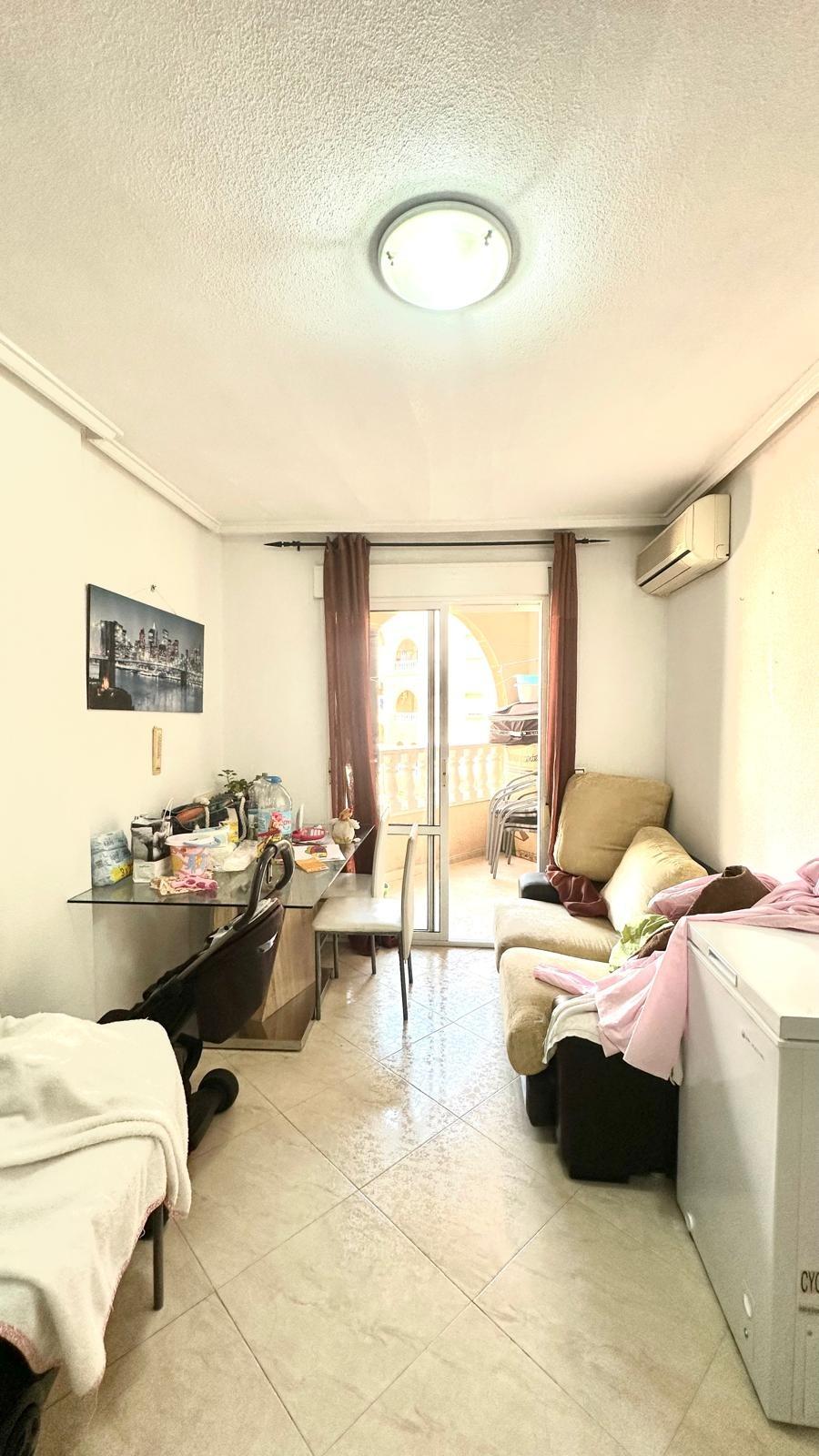 Master bedroom in apartment for sale in Torrevieja
