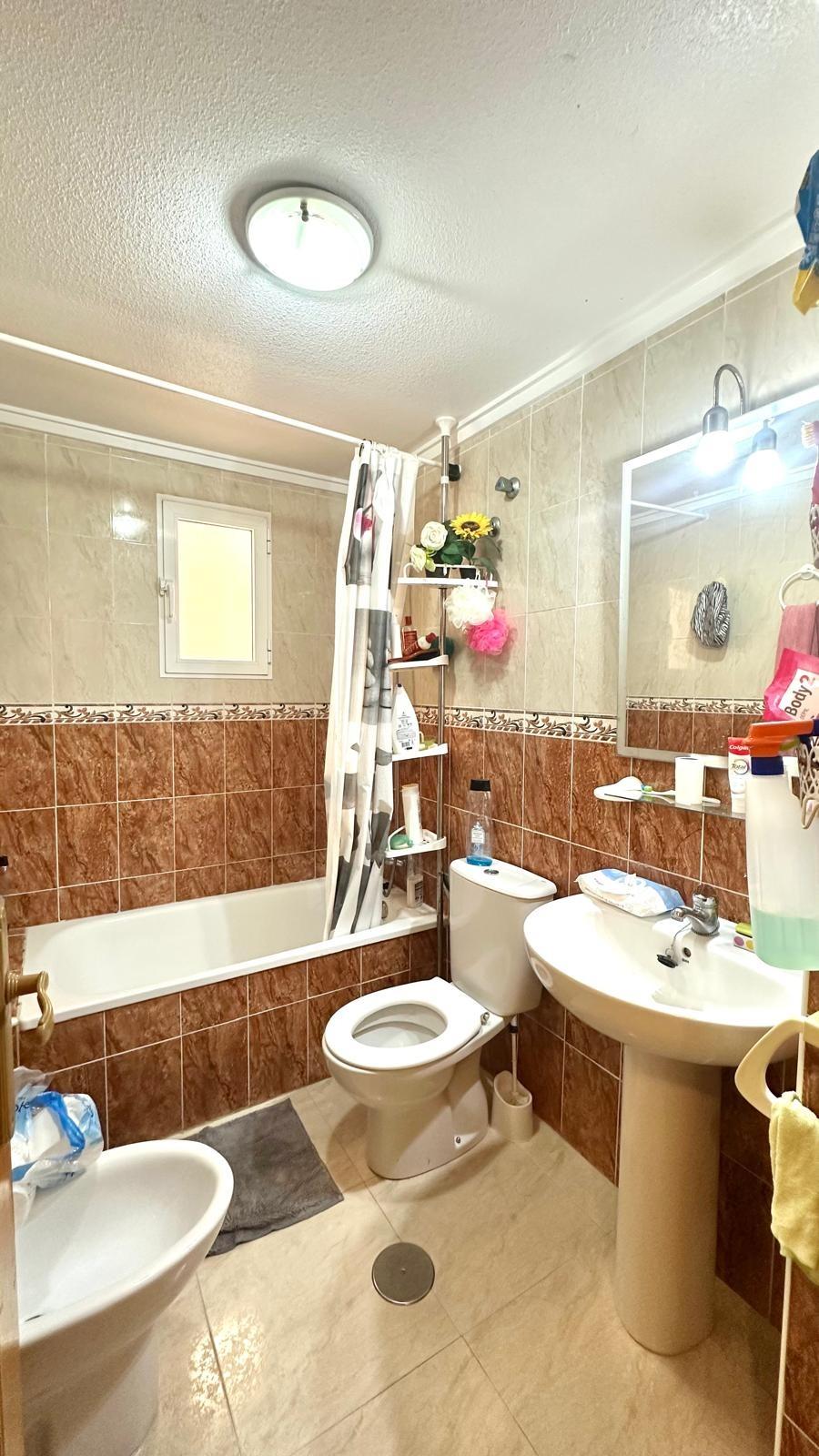 Bedroom in apartment for sale in Torrevieja