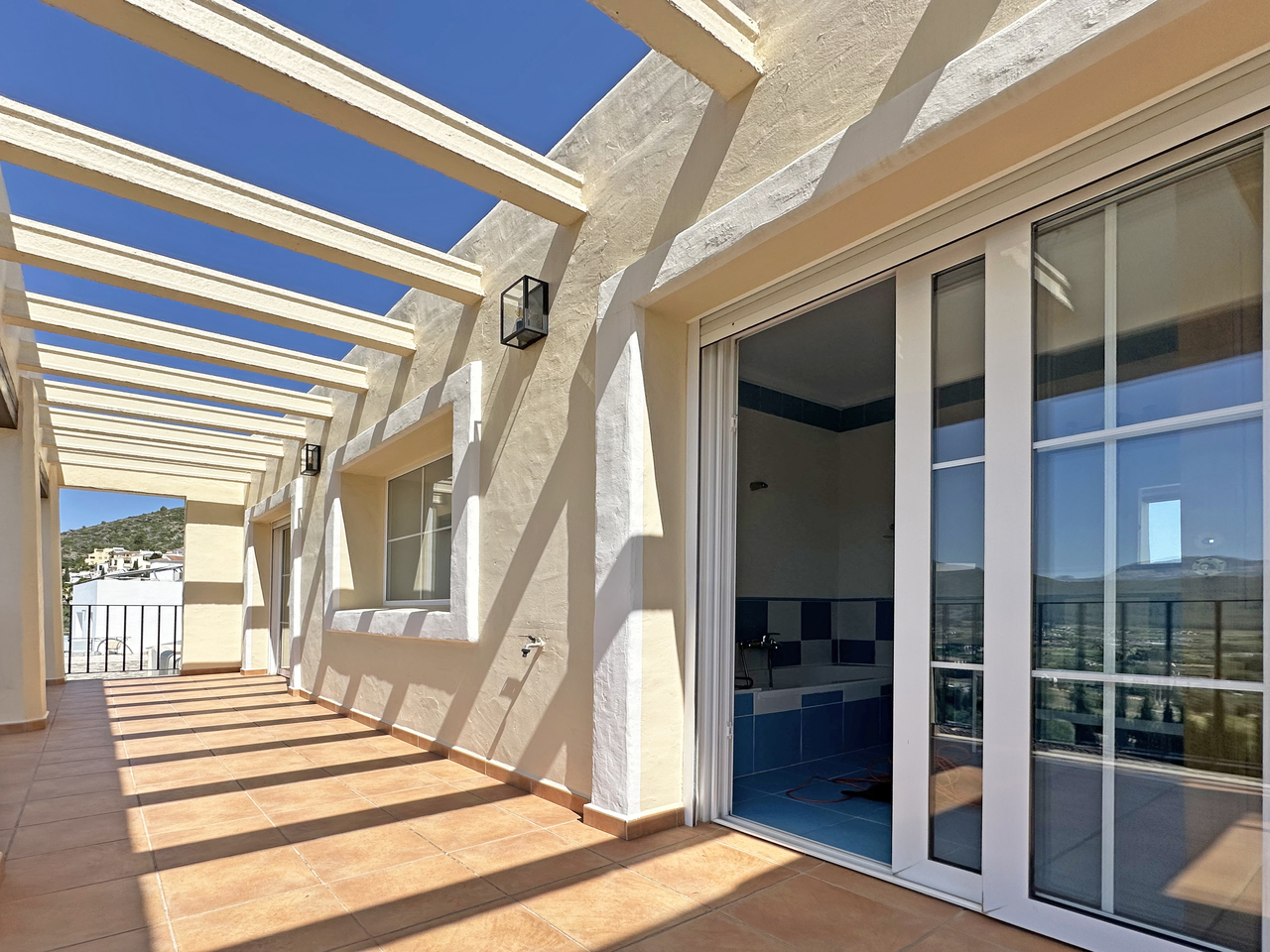 Master bedroom in villa for sale in Jalón