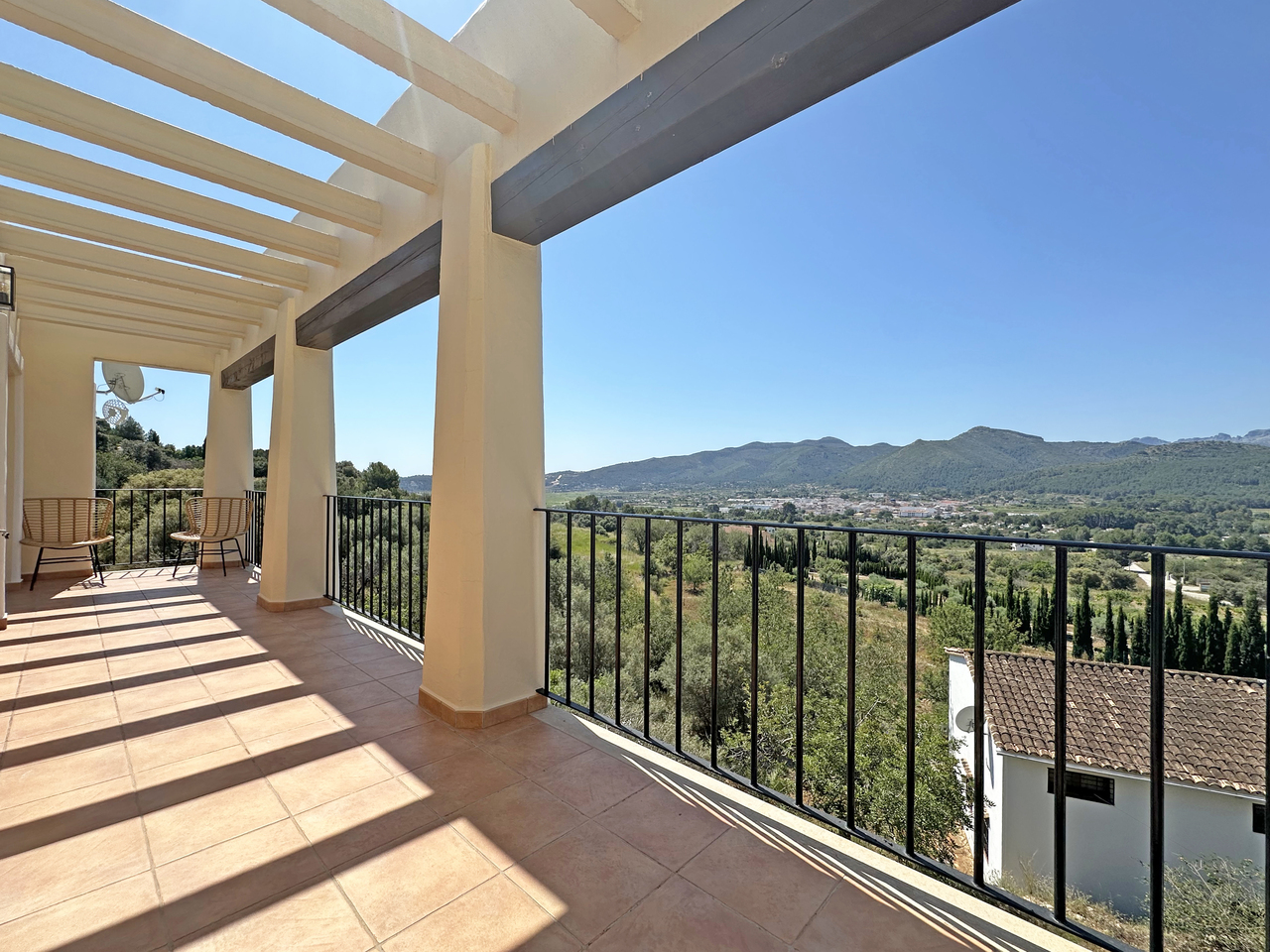 Pool area in villa for sale in Jalón