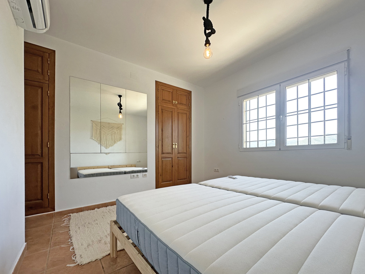 Master bedroom in villa for sale in Jalón