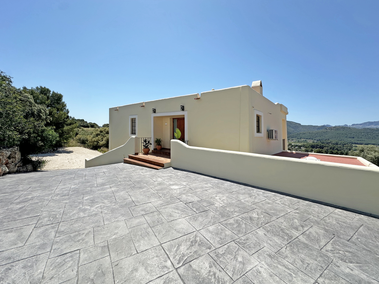 Kitchen in villa for sale in Jalón
