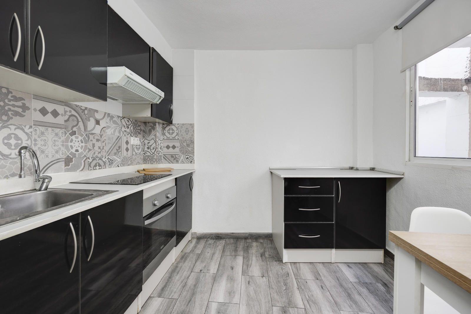 Bedroom in apartment for sale in Torrevieja
