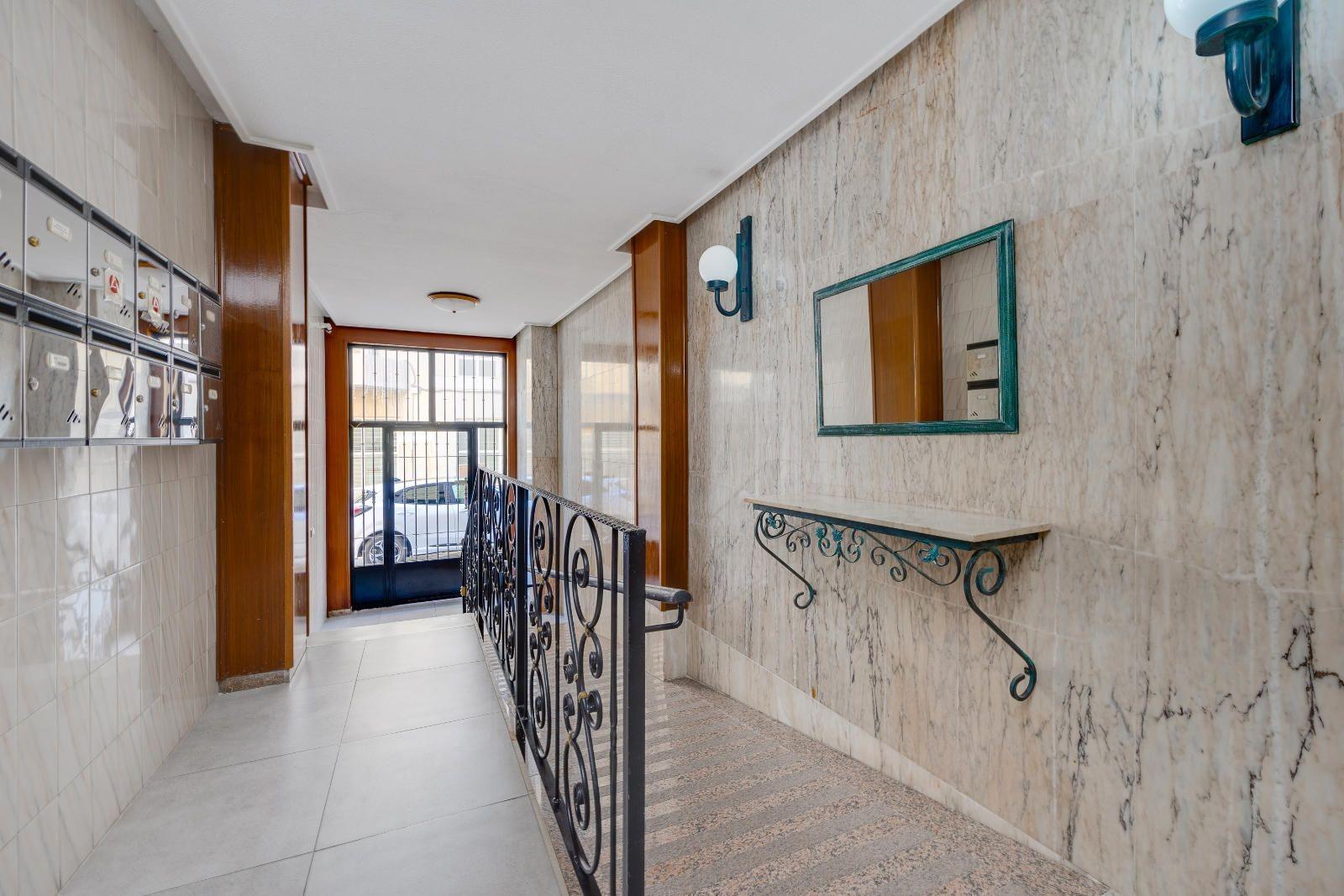Terrace in apartment for sale in Torrevieja