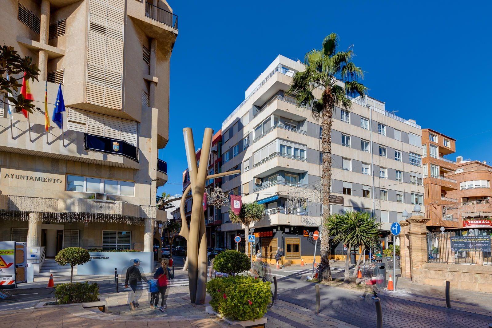 Pool area in apartment for sale in Torrevieja