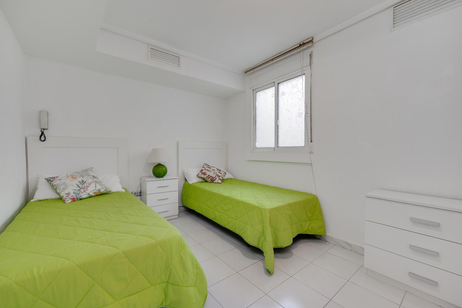 Bedroom in apartment for sale in Torrevieja