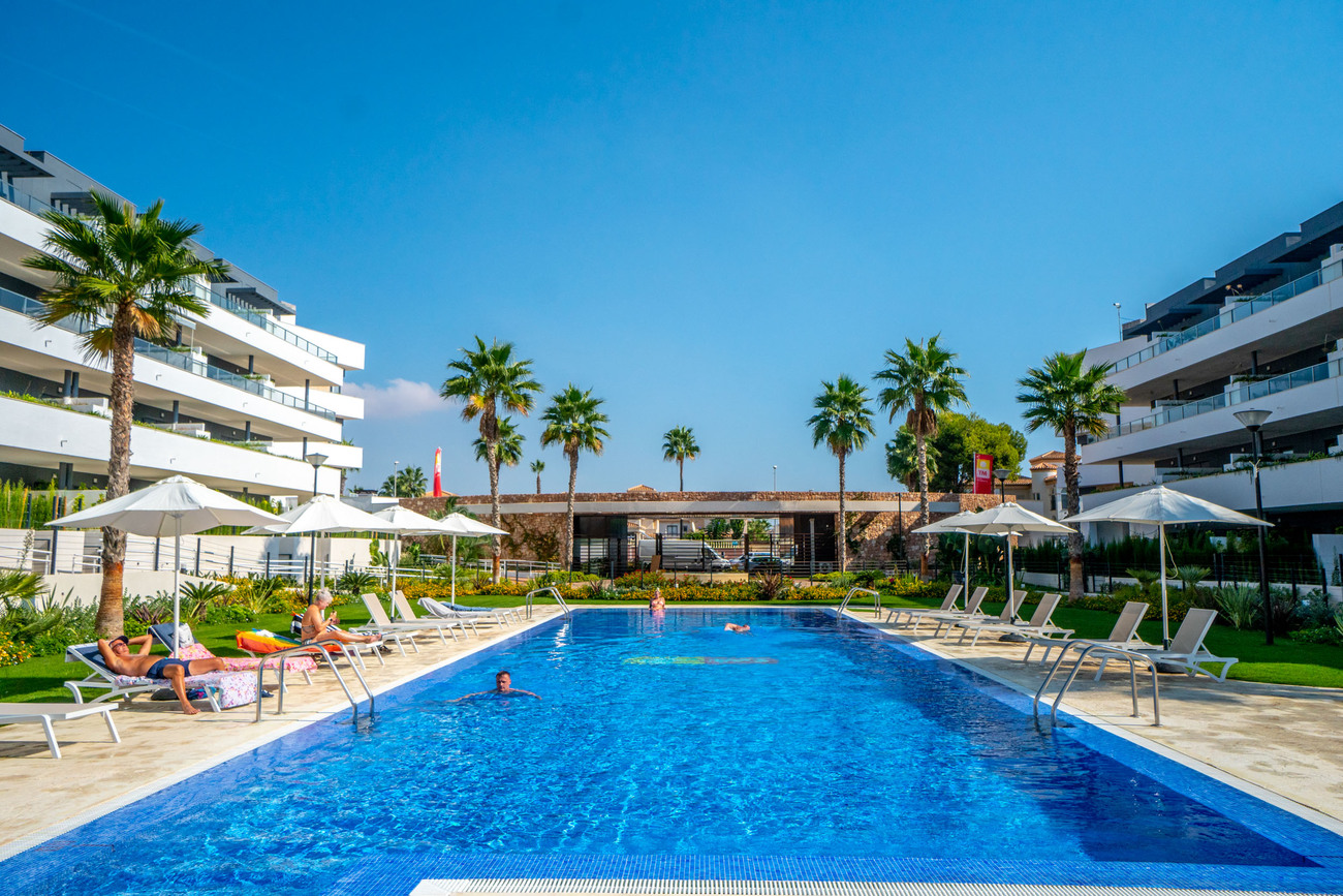 Kitchen in apartment for sale in Playa Flamenca