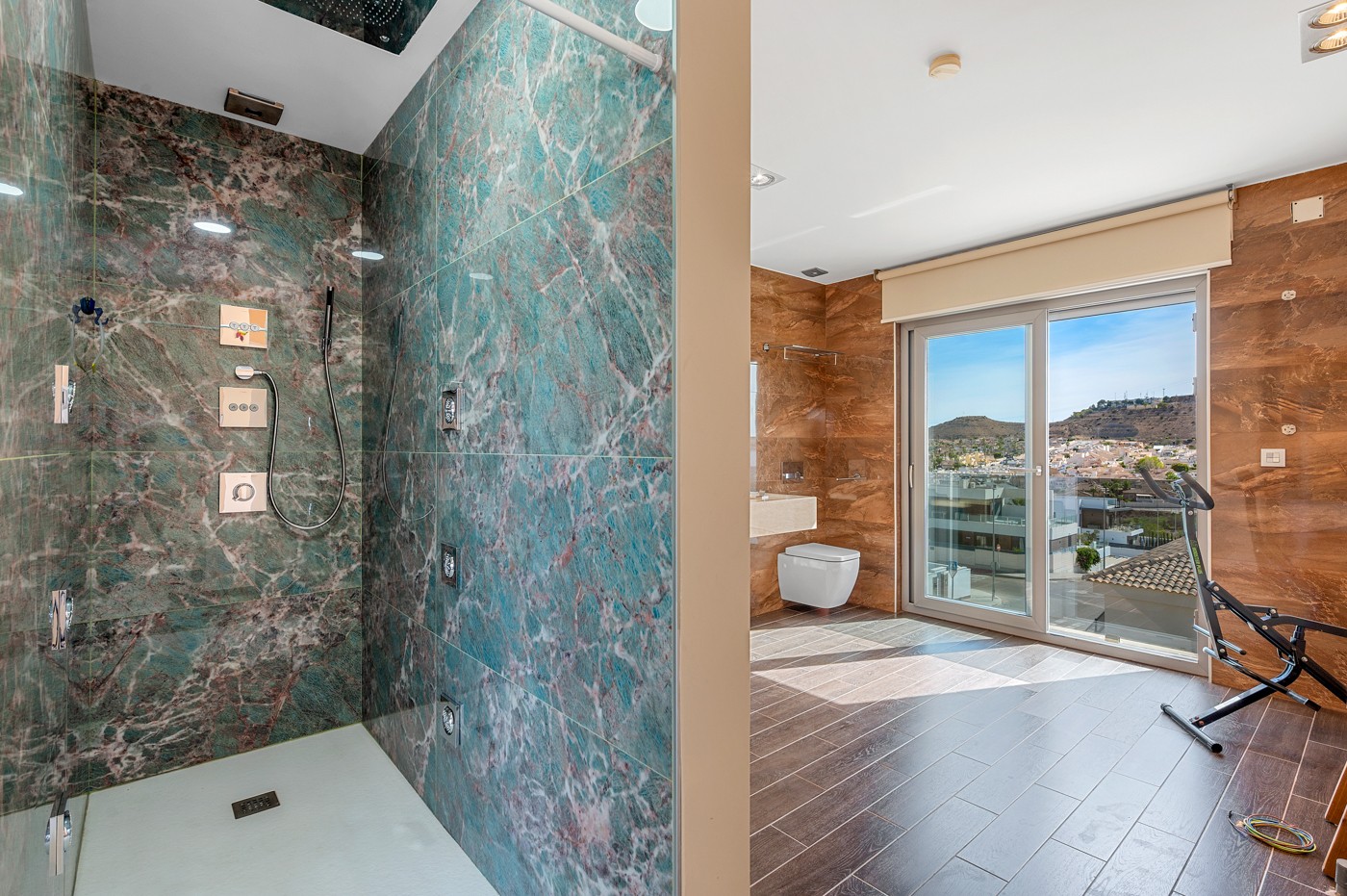 Bedroom in villa for sale in Benijofar
