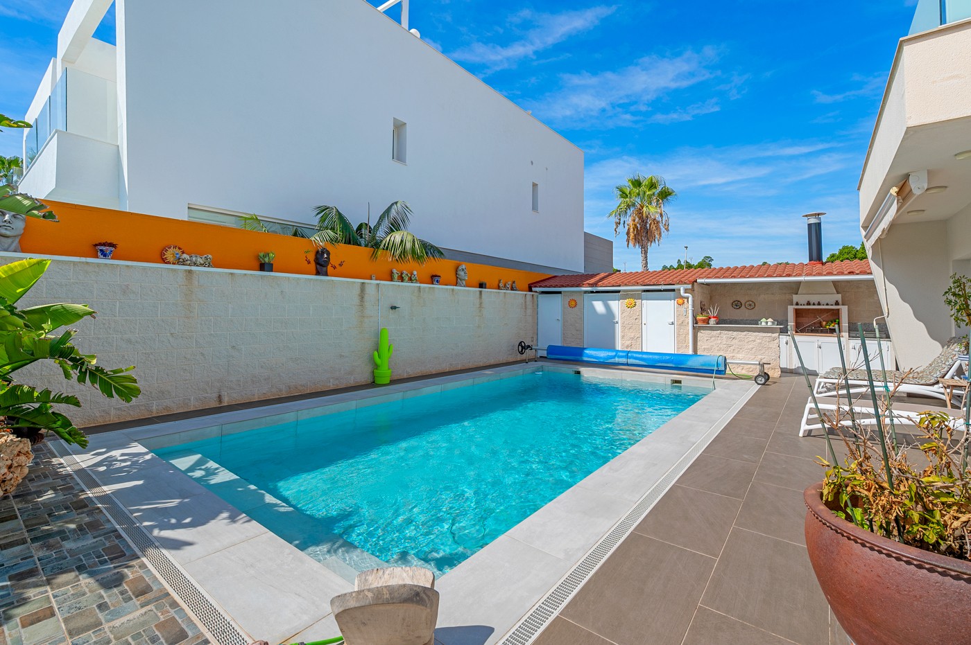 Bedroom in villa for sale in Benijofar