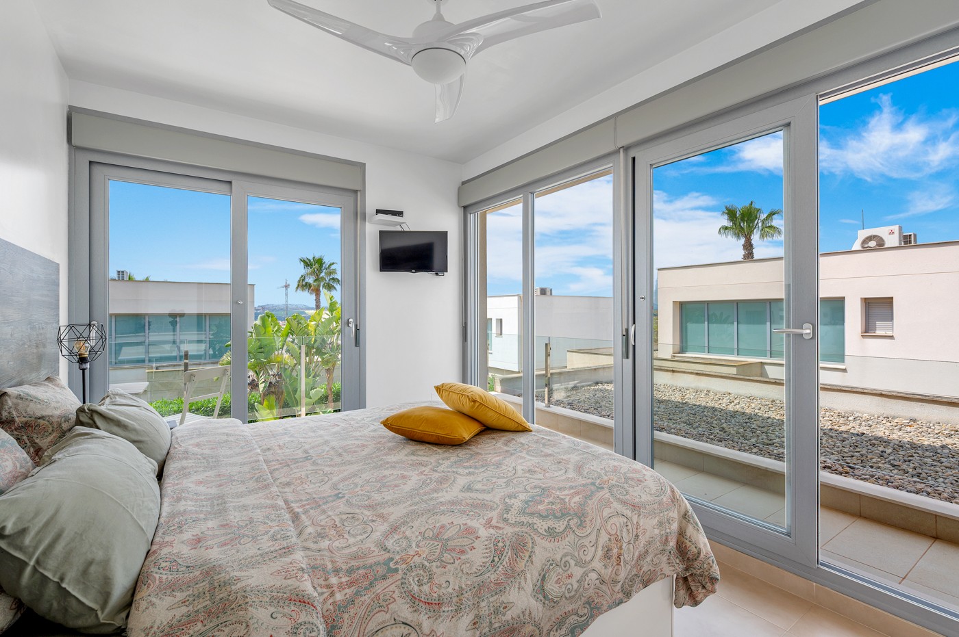 Bedroom in villa for sale in Orihuela Costa