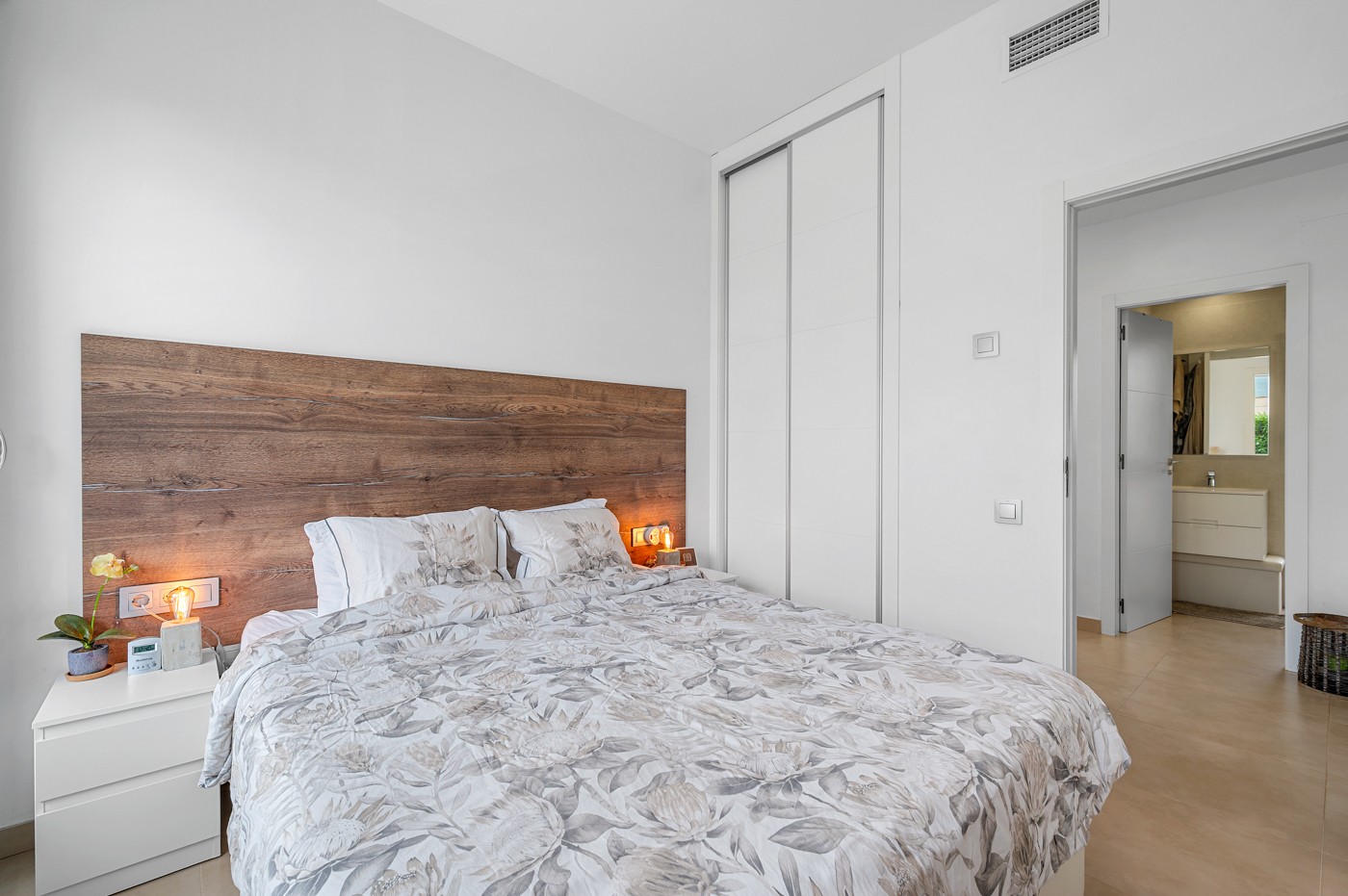 Bathroom in villa for sale in Orihuela Costa