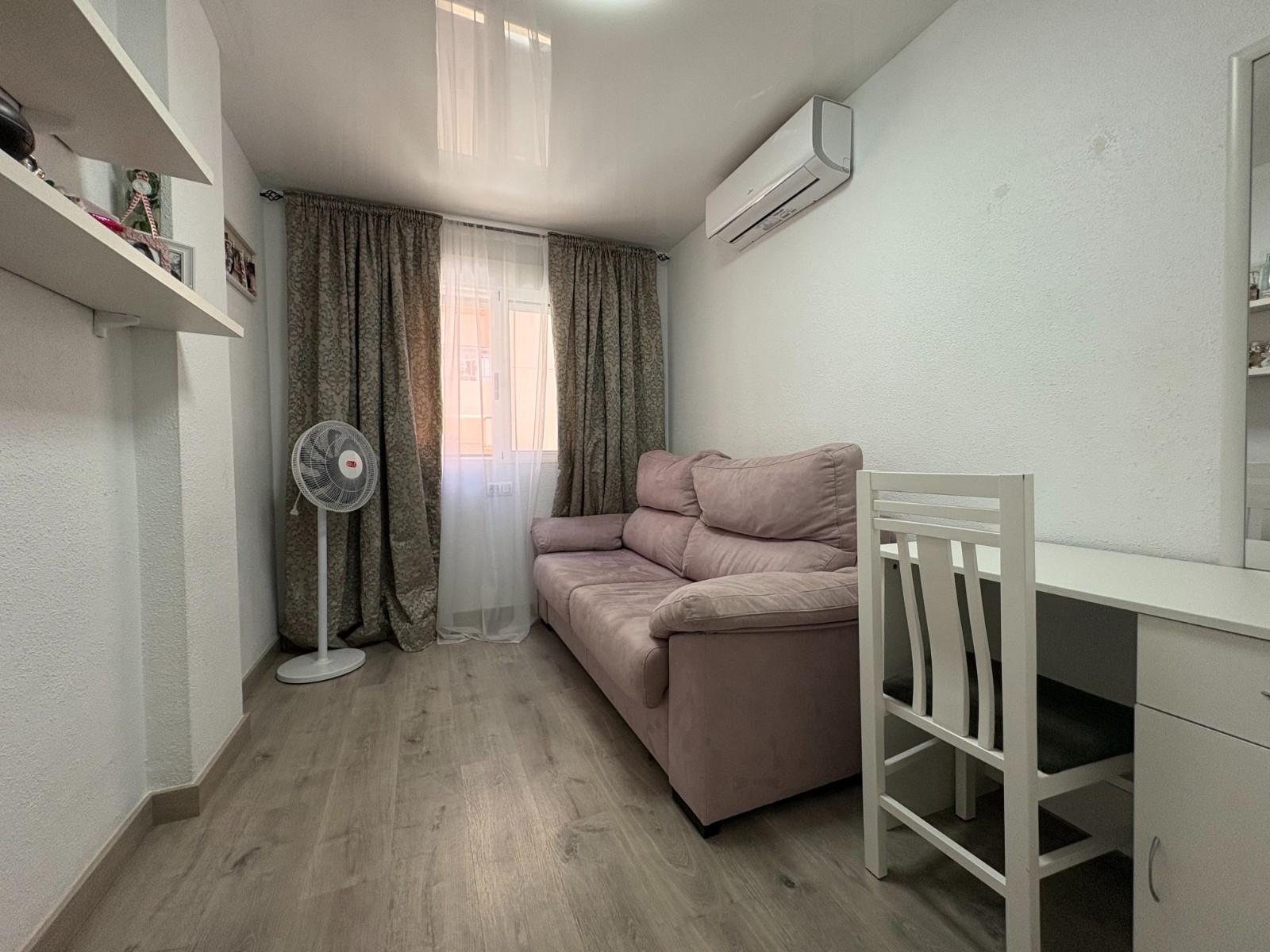 Living room in apartment for sale in Torrevieja