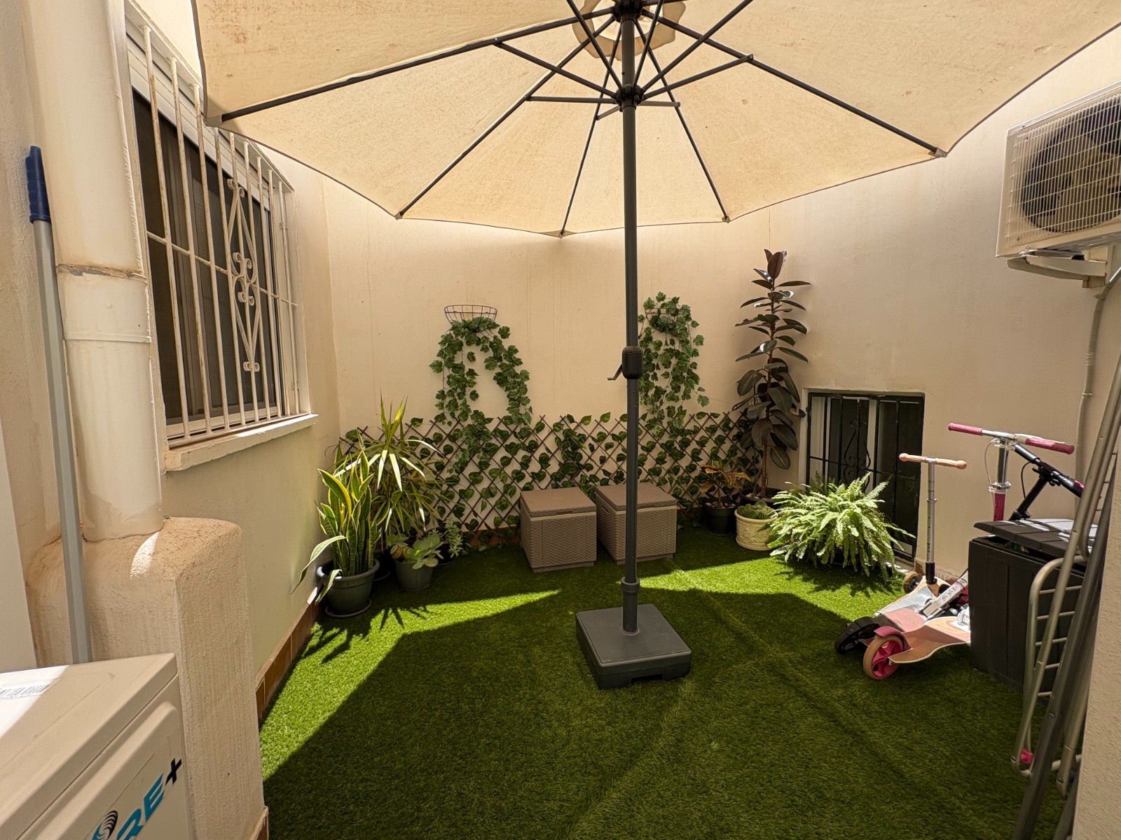 Bedroom in apartment for sale in Torrevieja