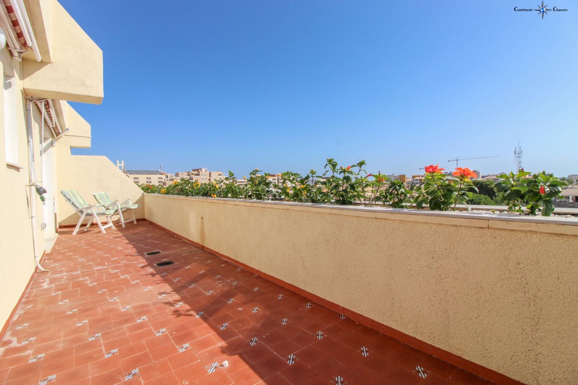 Discover this stunning penthouse located in the exclusive Punta Prima area of Torrevieja