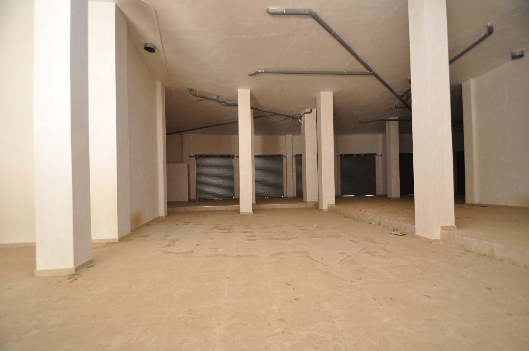 Pool area in commercial for sale in Elda