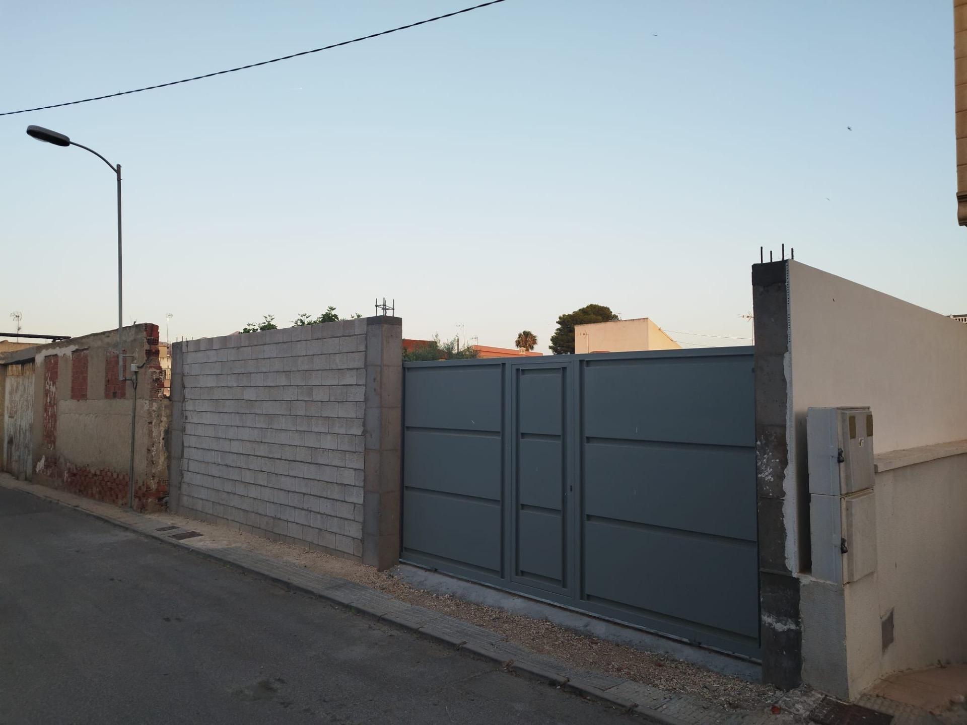 Pool area in land for sale in Benferri