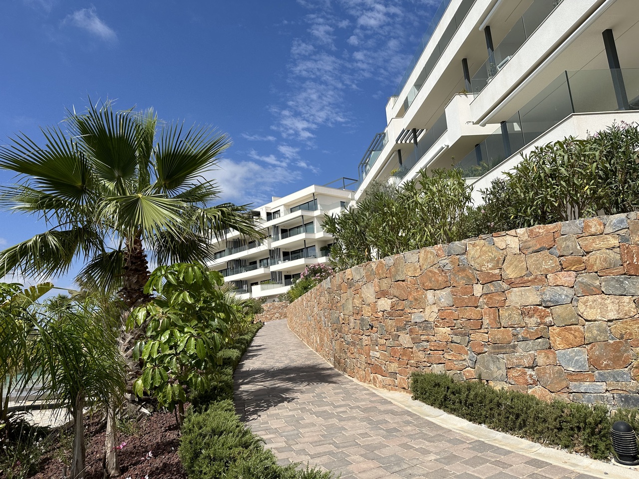 Garden in apartment for sale in Las Colinas Golf