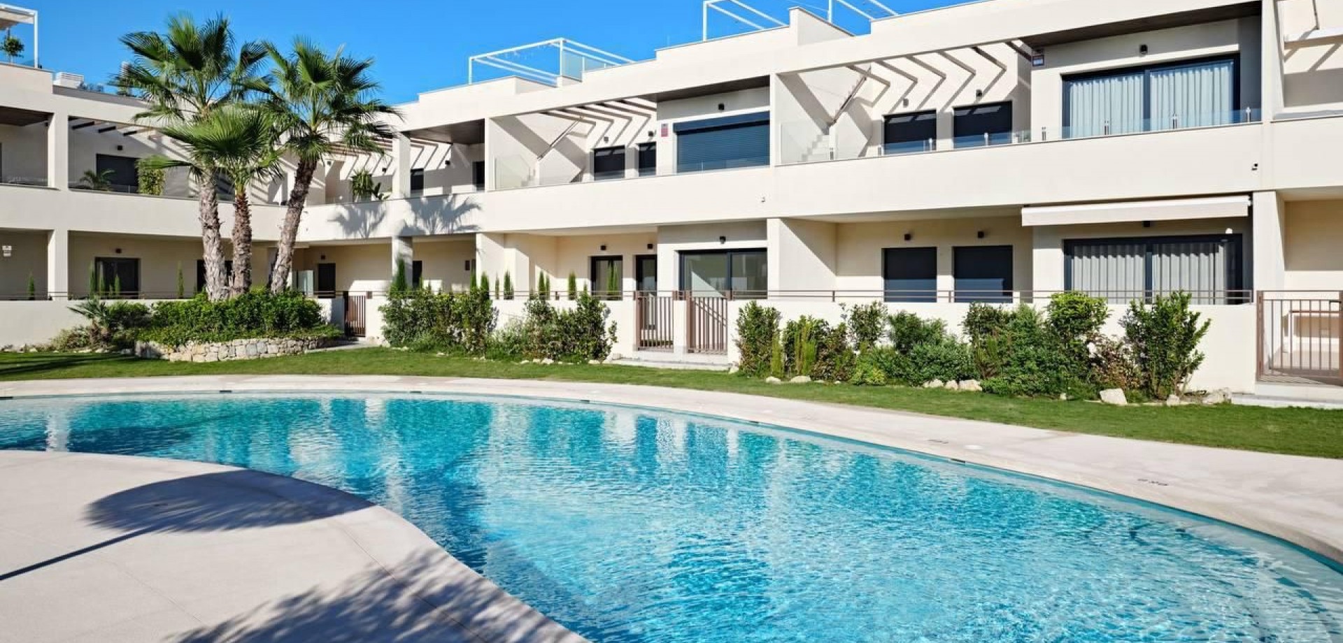 Bedroom in apartment for sale in Torrevieja