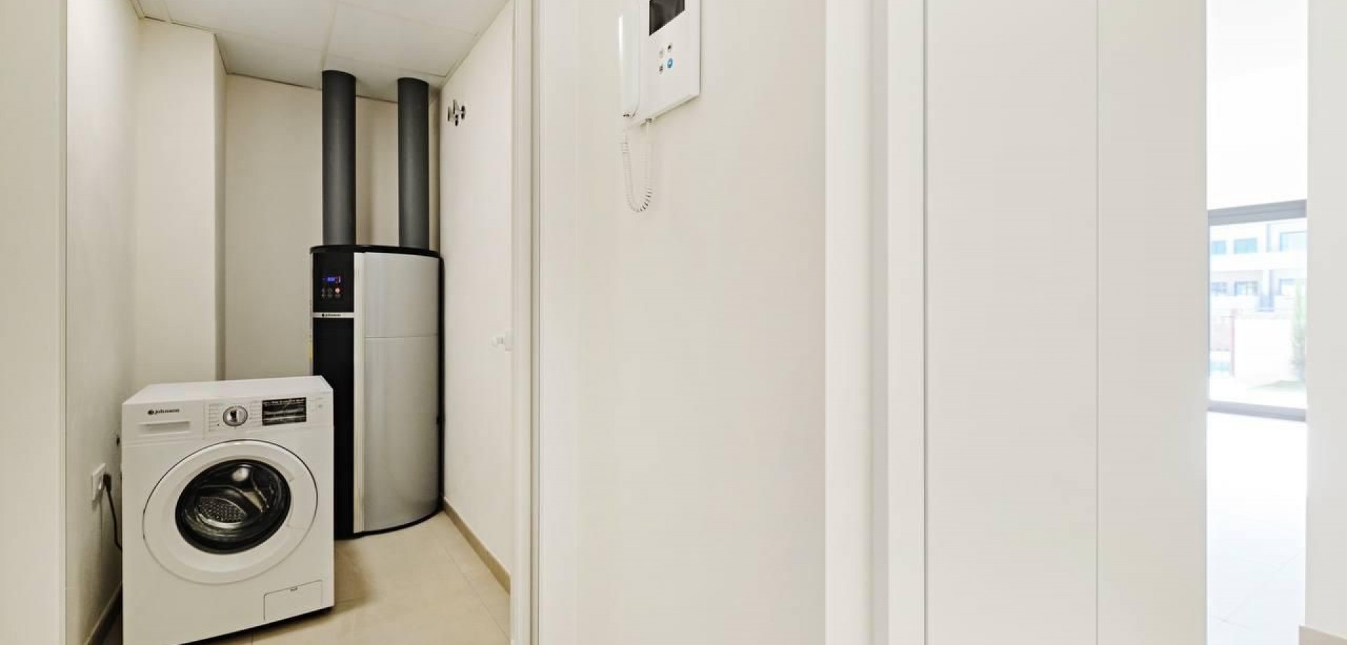 Bedroom in apartment for sale in Torrevieja