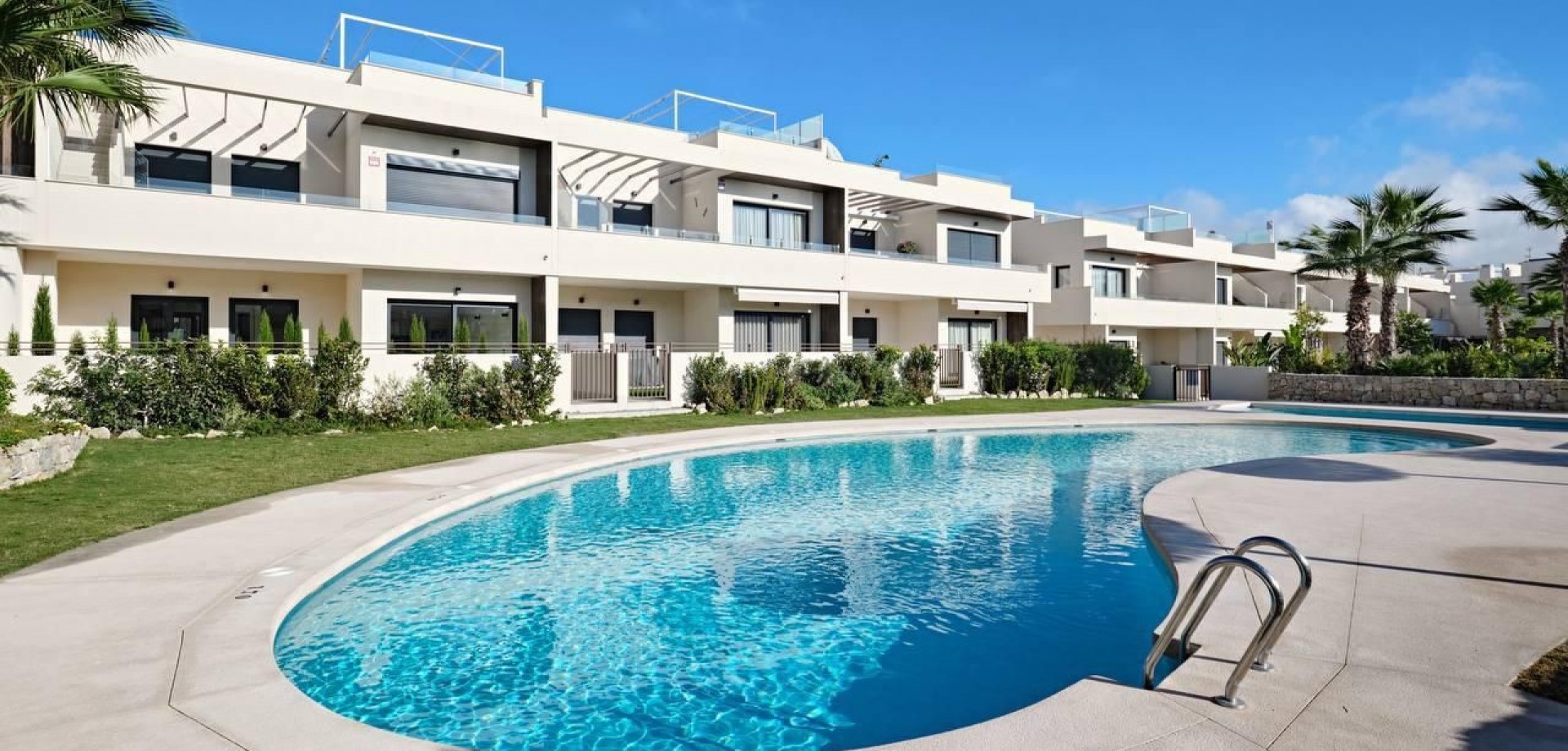 Pool area in apartment for sale in Torrevieja