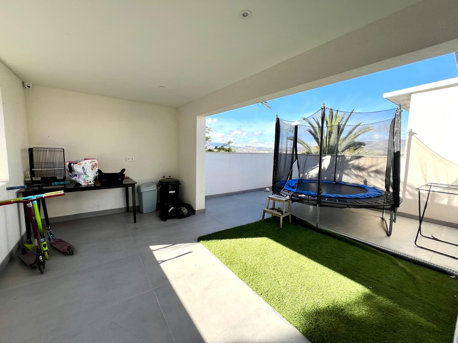 Master bedroom in villa for sale in Elda