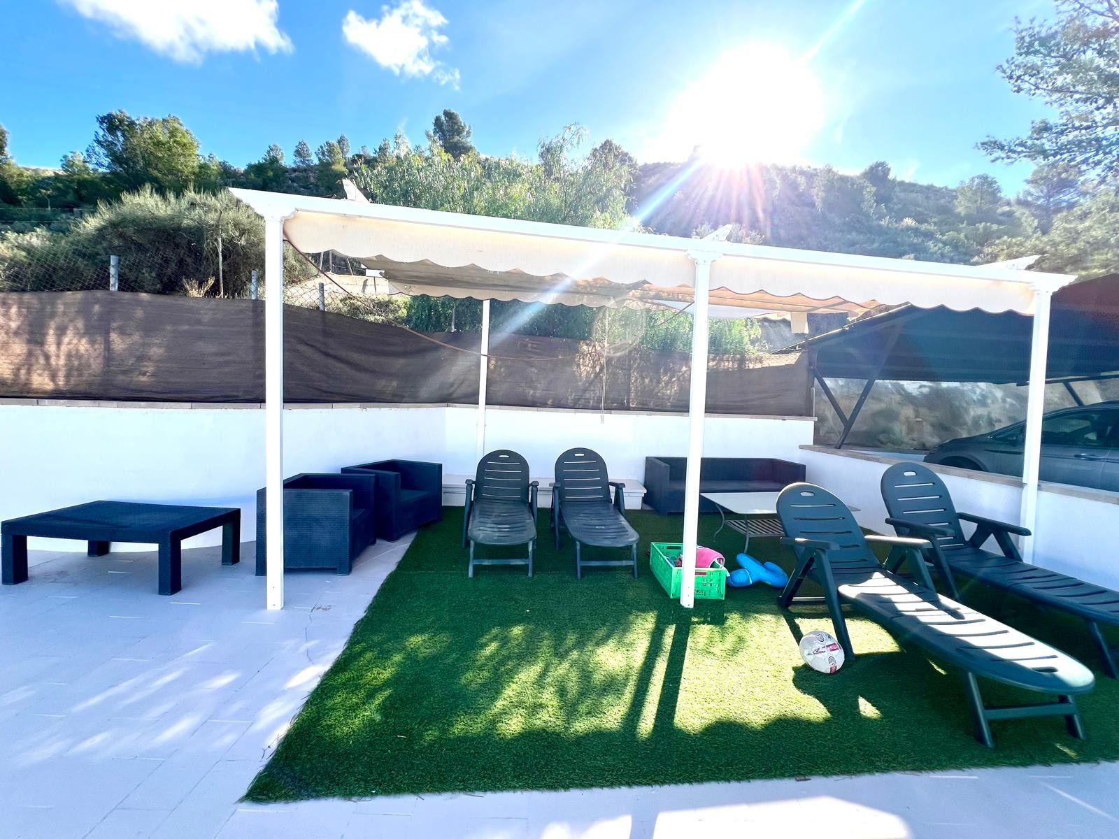 Pool area in villa for sale in Elda