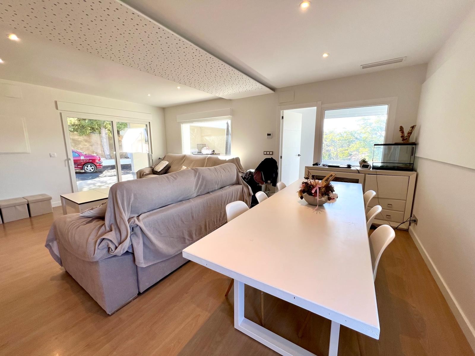 Terrace in villa for sale in Elda