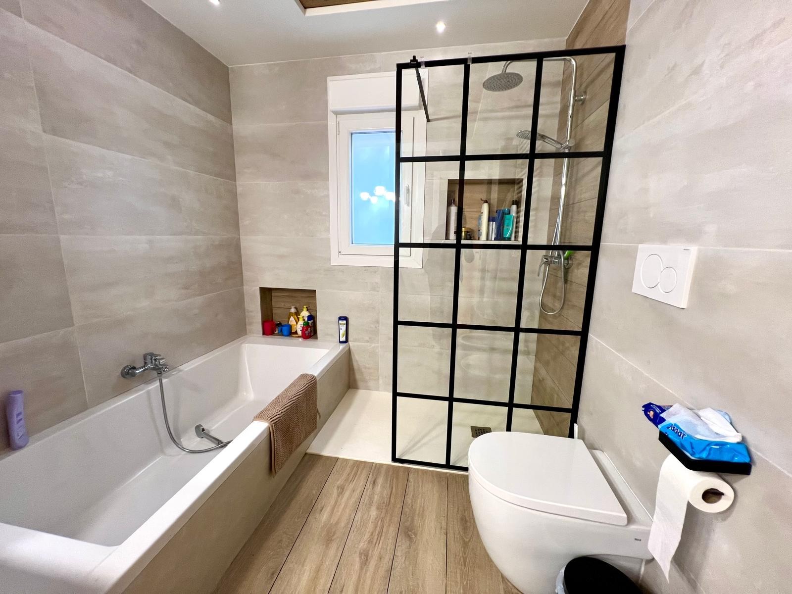 Bedroom in villa for sale in Elda