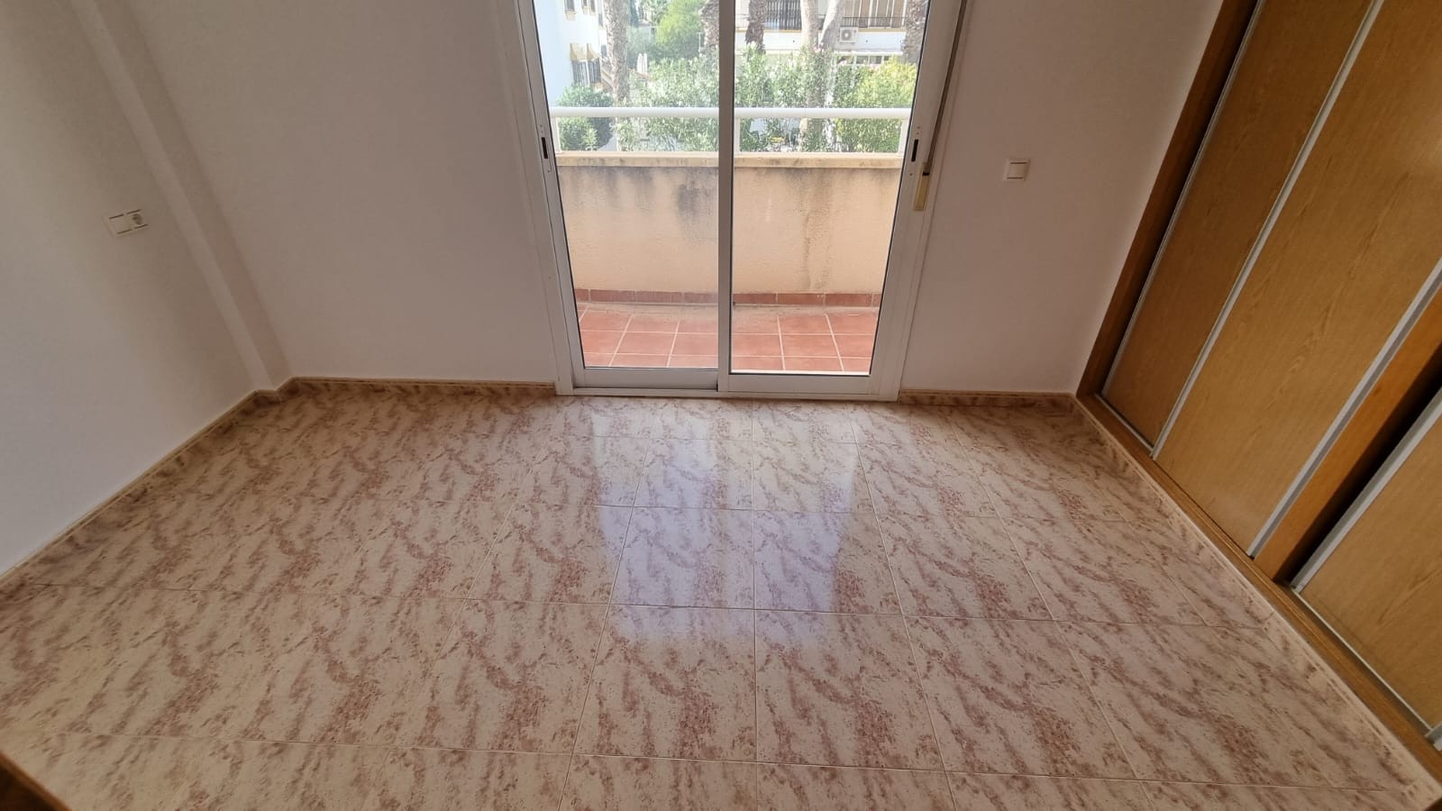 Garden in villa for sale in Orihuela Costa